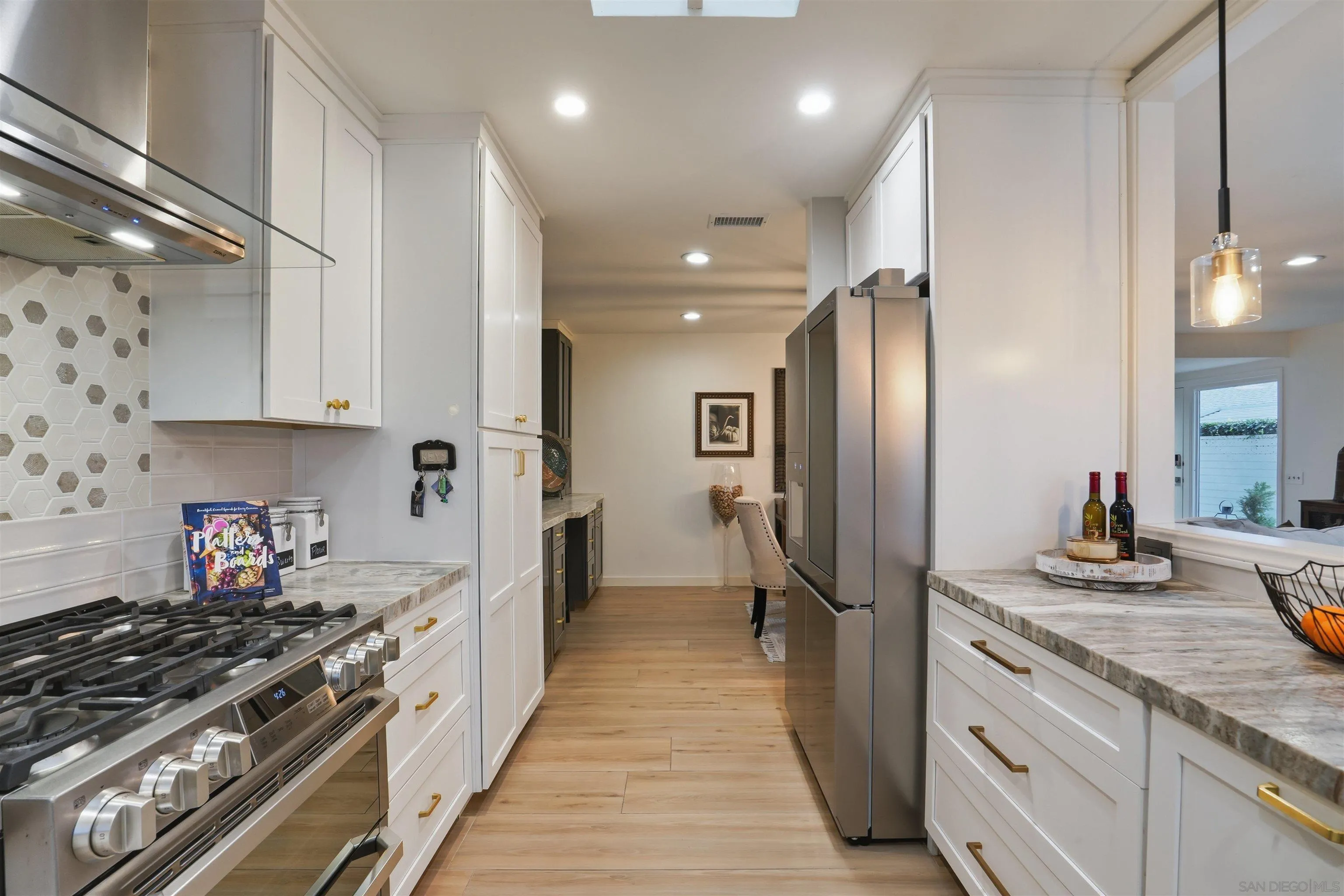 https://cdn.realtyfeed.com/cdn/127/260001683/816a832010bd3f23553e6306e2300609.webp