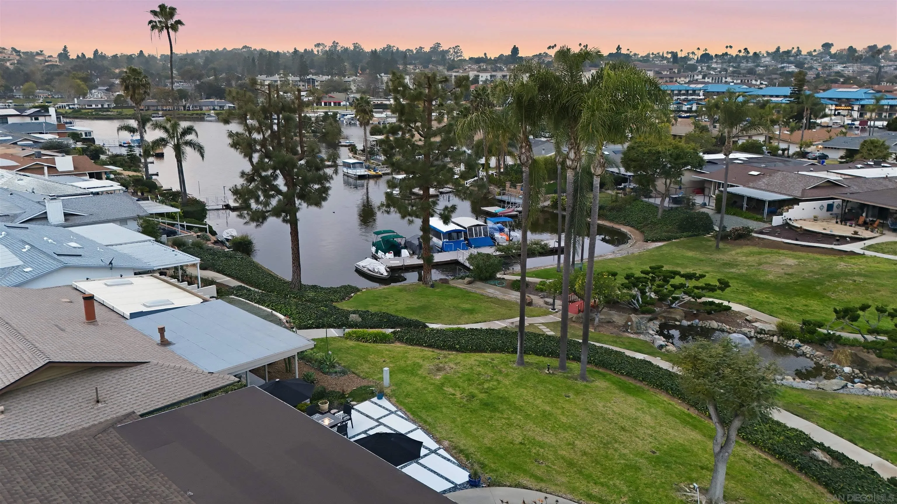 https://cdn.realtyfeed.com/cdn/127/260001683/aeb676af7056db504340f0d6969b6004.webp