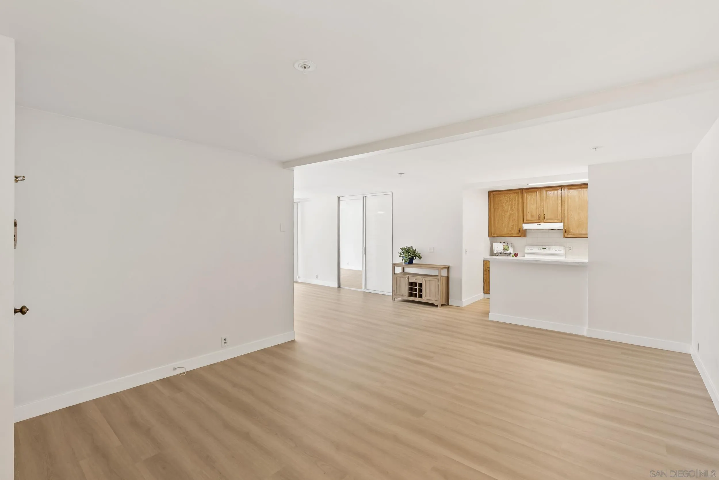 https://cdn.realtyfeed.com/cdn/127/260001685/7c60474a7ce7c8d441b18711f77c3e5c.webp