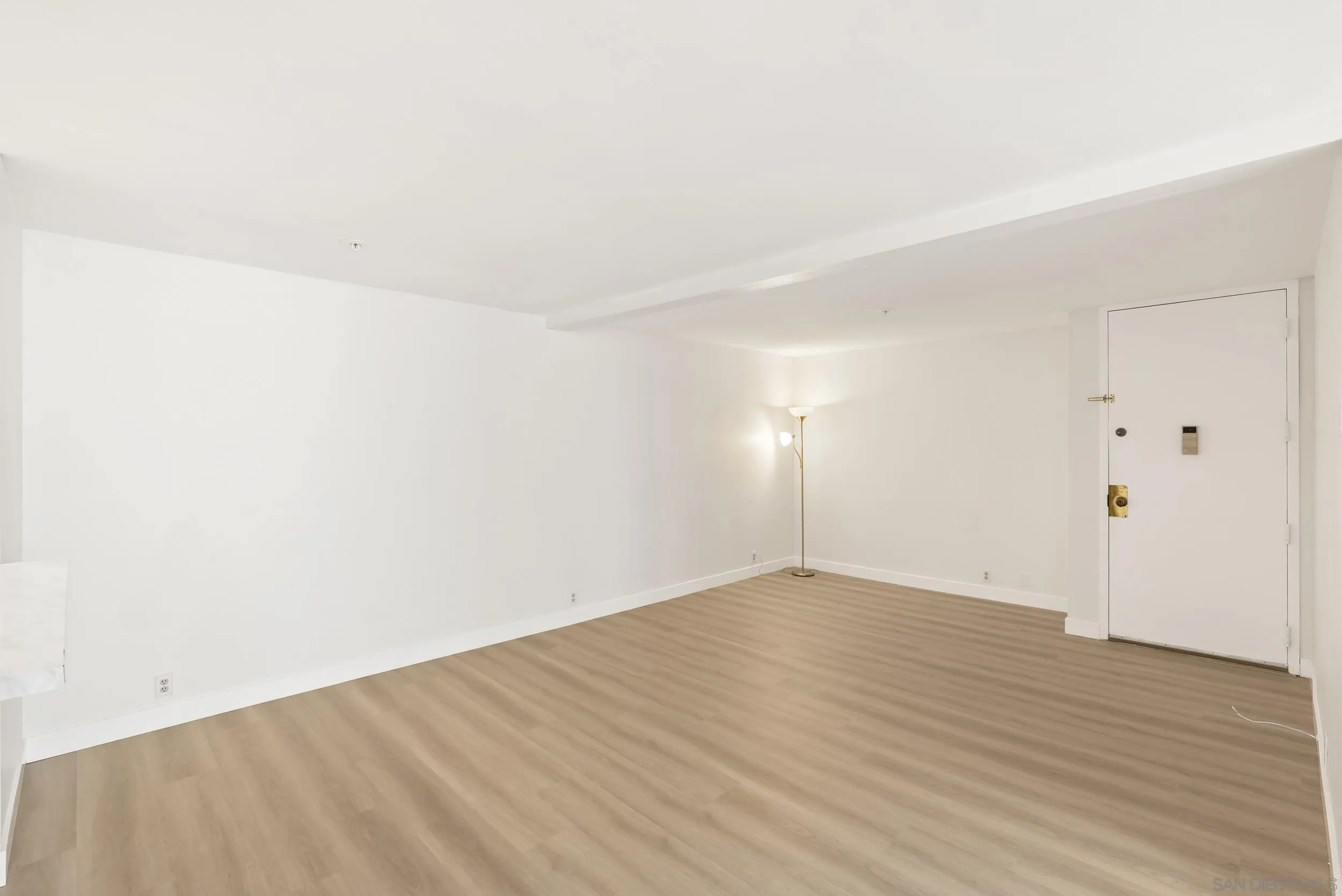 https://cdn.realtyfeed.com/cdn/127/260001685/8cfc121026c127f157274ecb39180cfb.webp