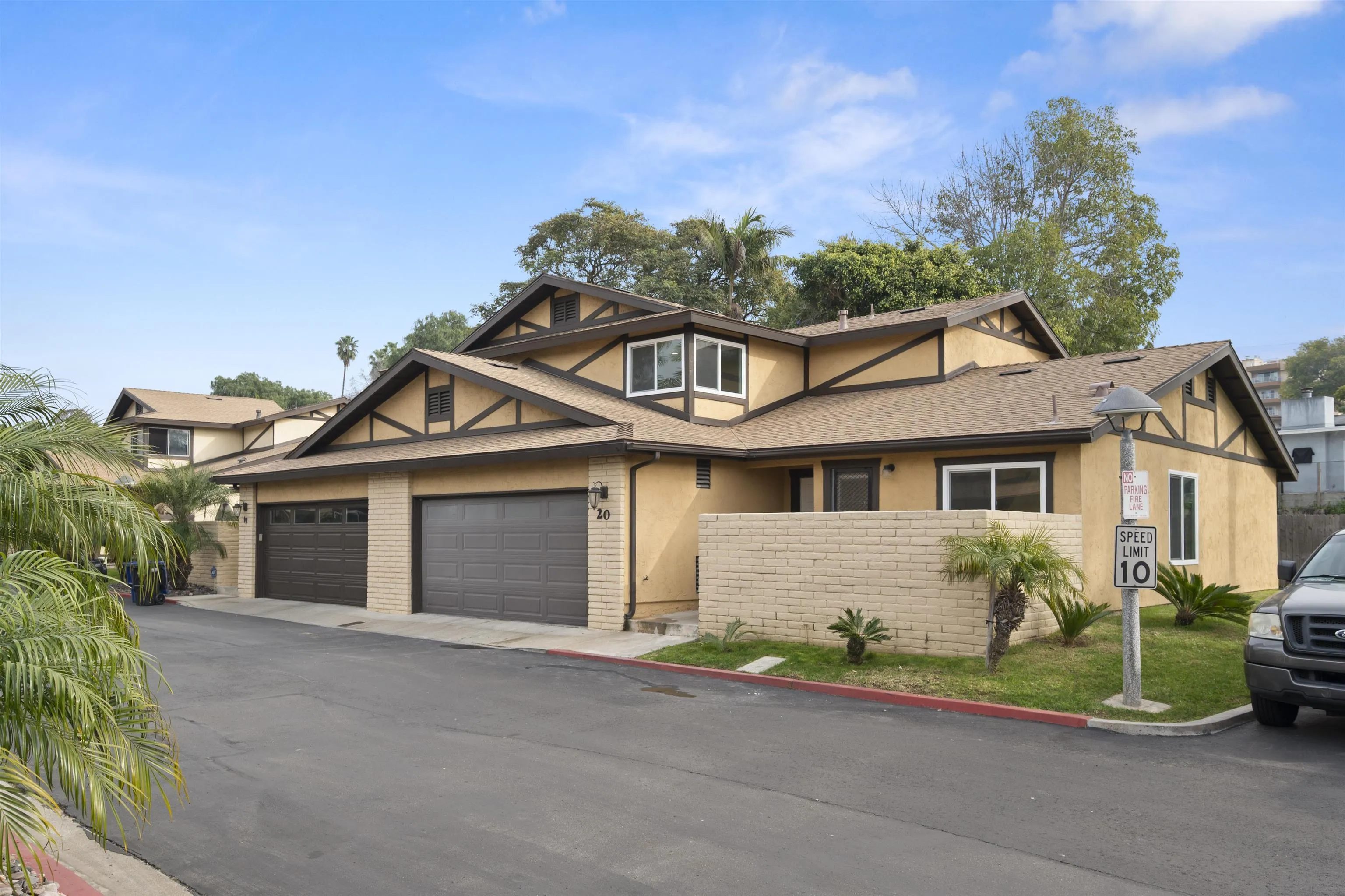 Photo #1: 260001686 Listing: Photo #1