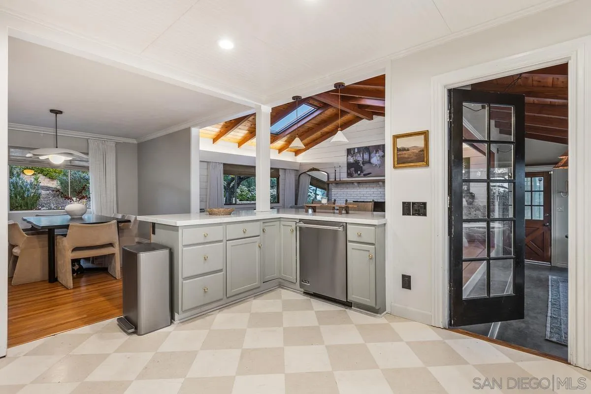 https://cdn.realtyfeed.com/cdn/127/260001687/5bcd299394e6330af158f0e1201d9794.webp