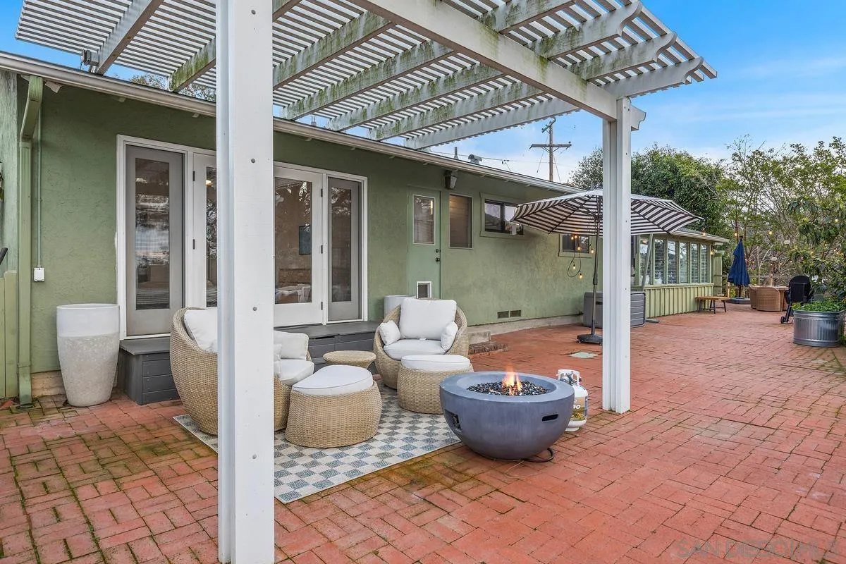 https://cdn.realtyfeed.com/cdn/127/260001687/8953c8a8894b92641d1658ac5bd269e4.webp