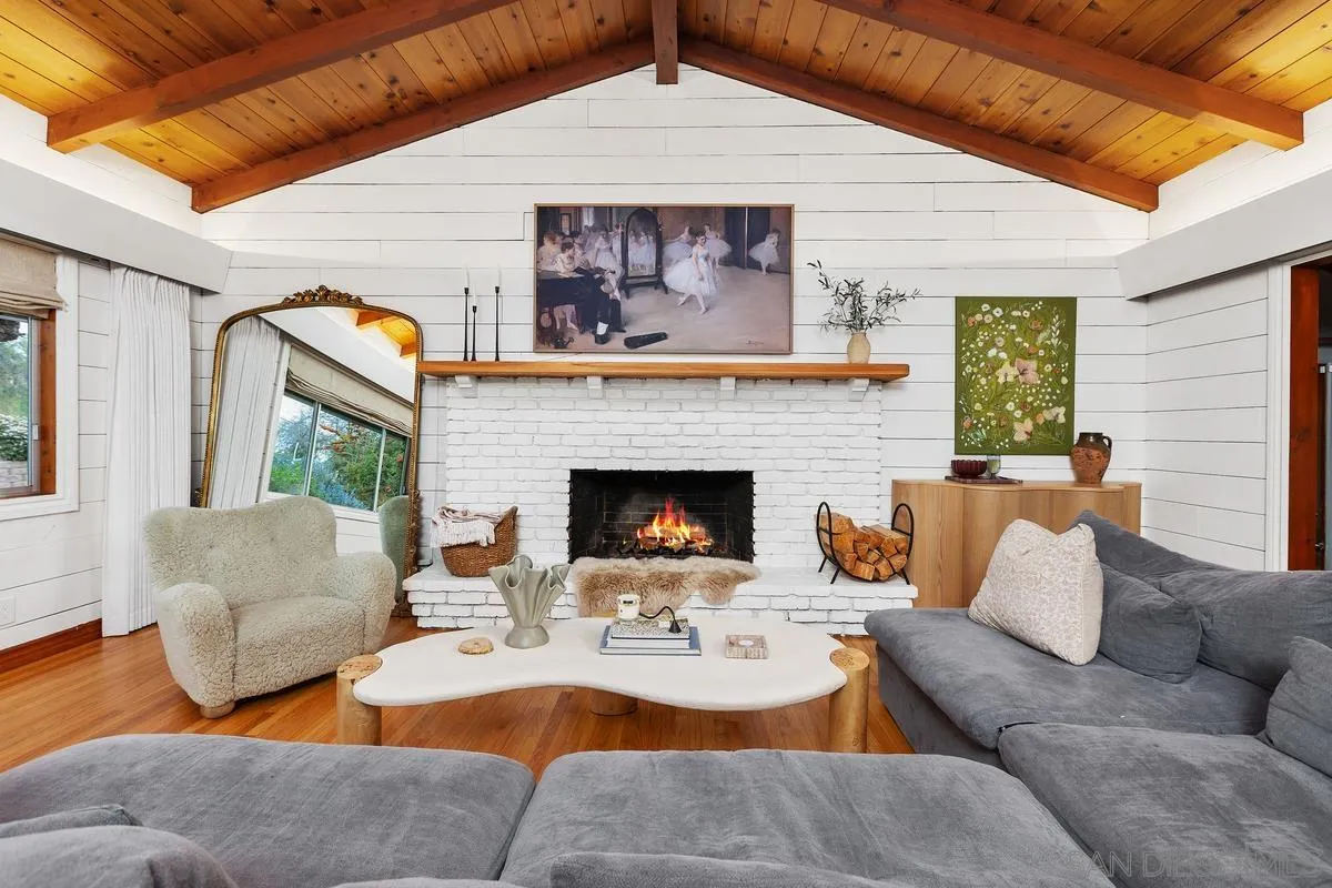 https://cdn.realtyfeed.com/cdn/127/260001687/9785766cb94a49aeb4a5d408054bd45d.webp