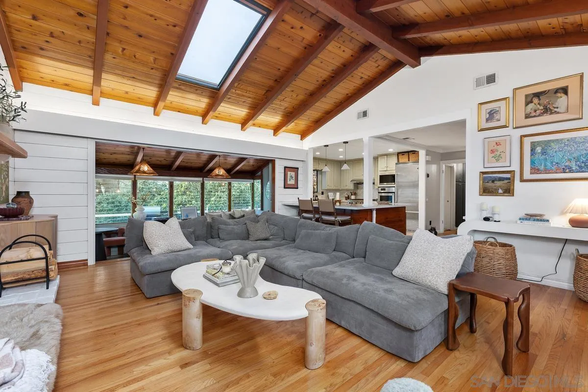 https://cdn.realtyfeed.com/cdn/127/260001687/ae7057acfe25a1948fb57a2727a94613.webp