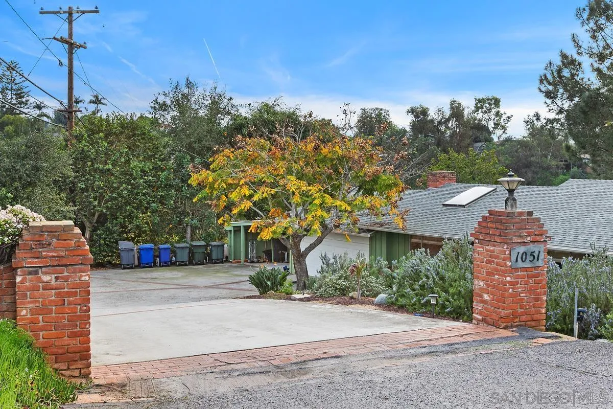 https://cdn.realtyfeed.com/cdn/127/260001687/cafa1afb45eeab796e3b4cd05d423514.webp