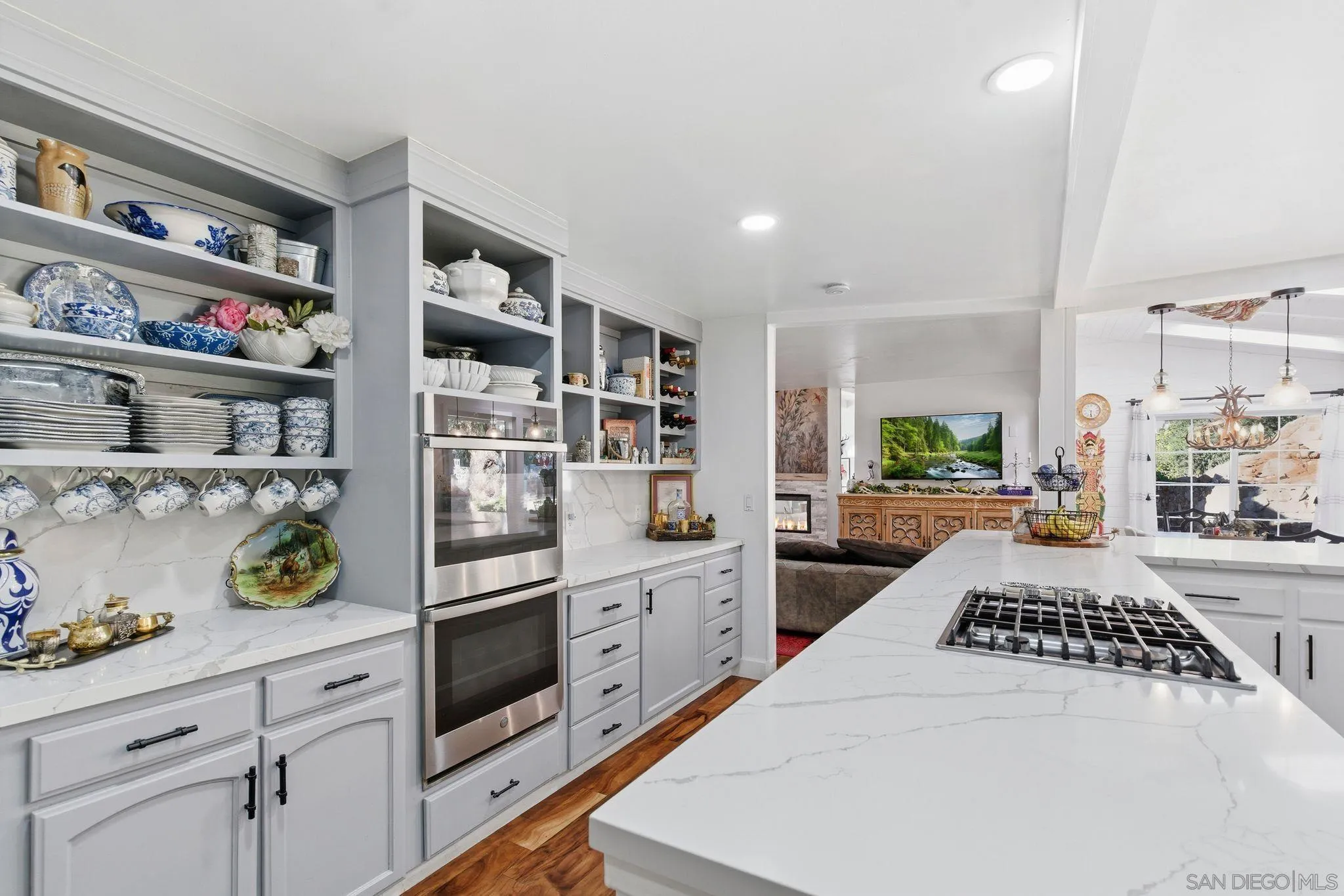 https://cdn.realtyfeed.com/cdn/127/260001688/a20f2765f27394f52cd294d5276af478.webp