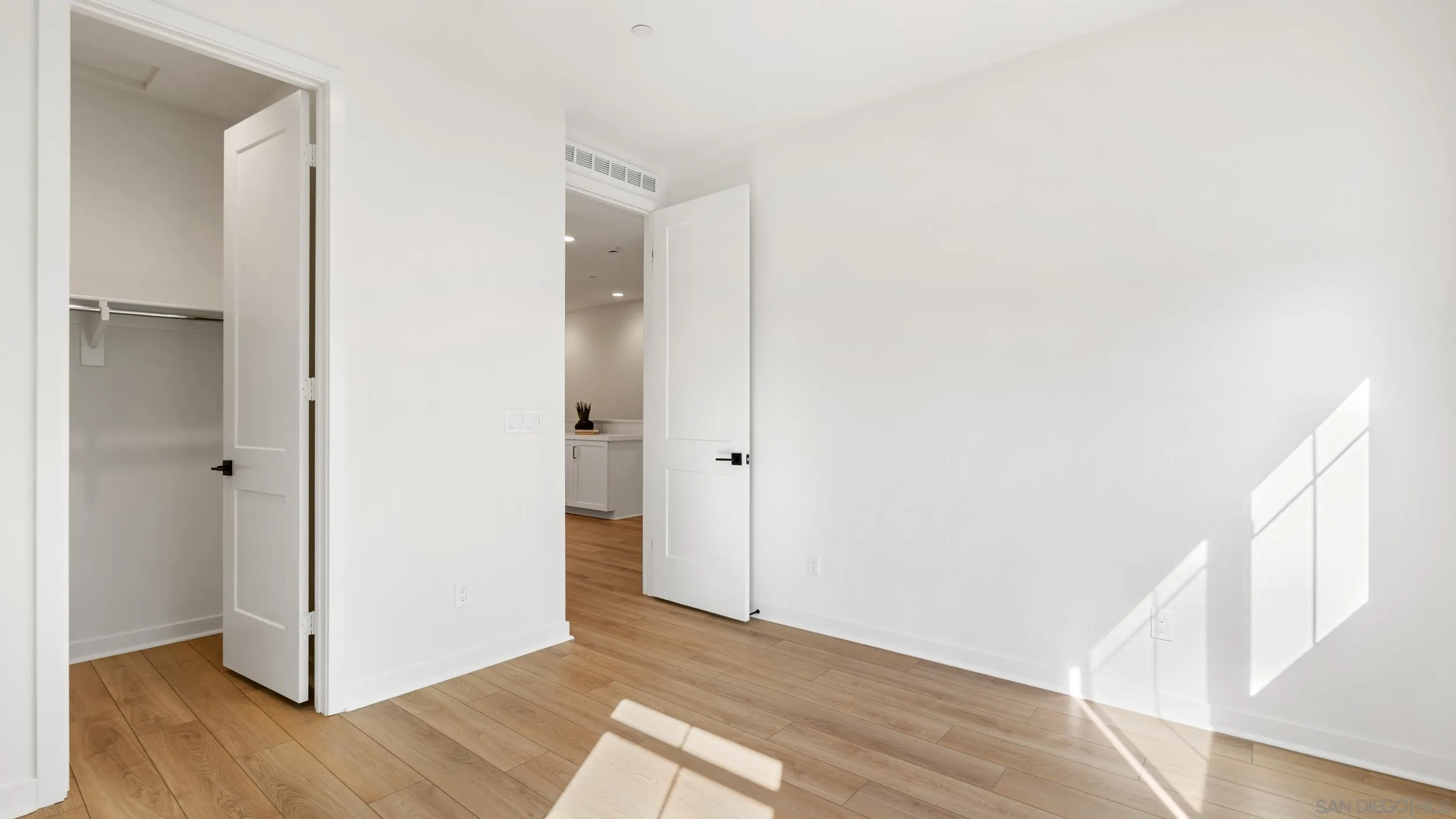 Photo #16: 260001691 Listing: Photo #16