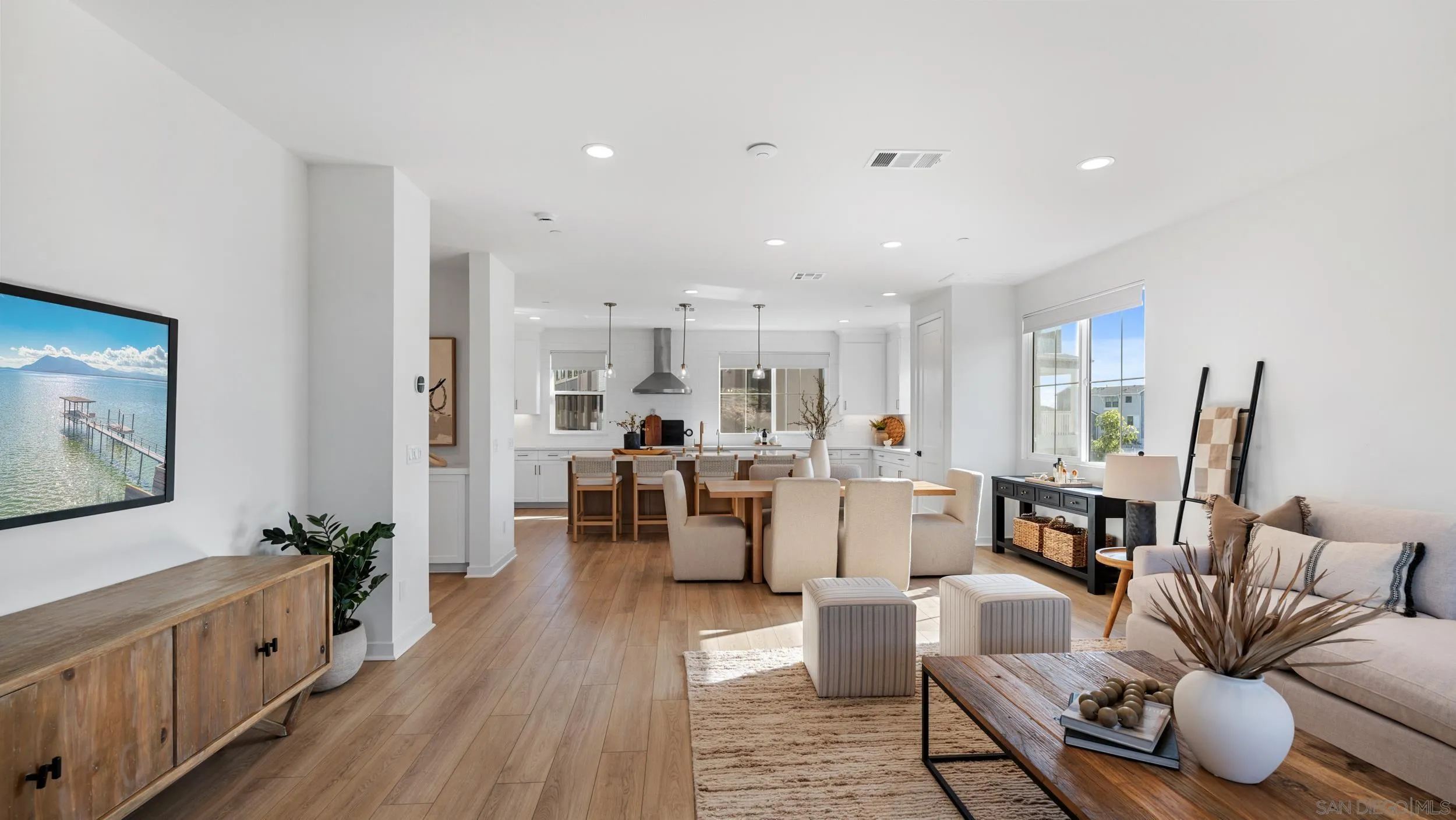 Photo #5: 260001691 Listing: Photo #5