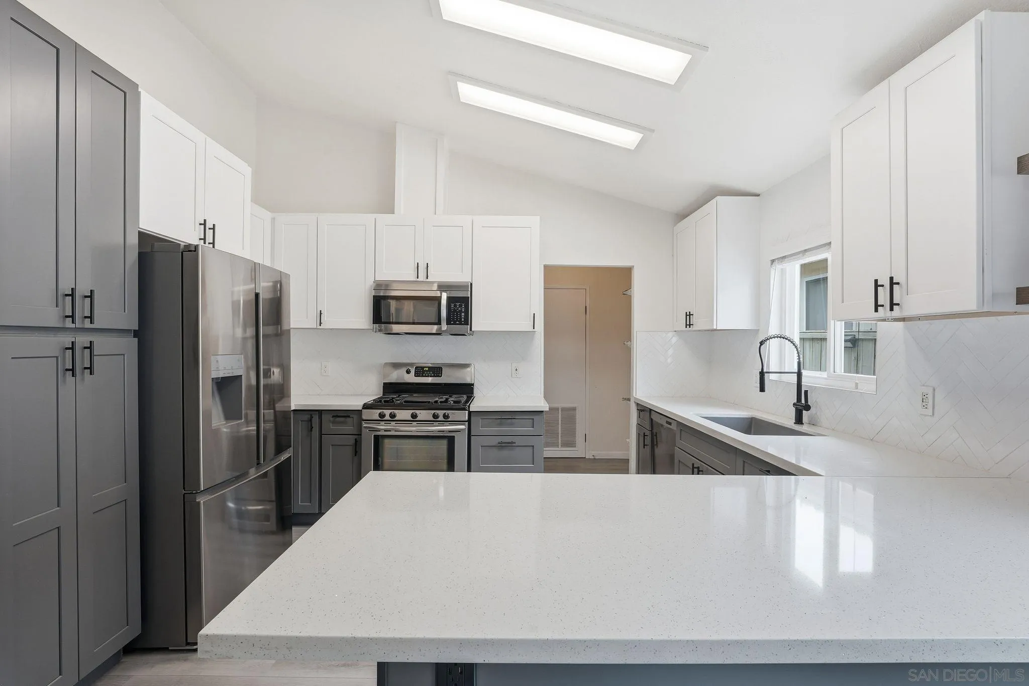 https://cdn.realtyfeed.com/cdn/127/260001692/54d585b9c20e2f81fd3e23c7ebde276a.webp
