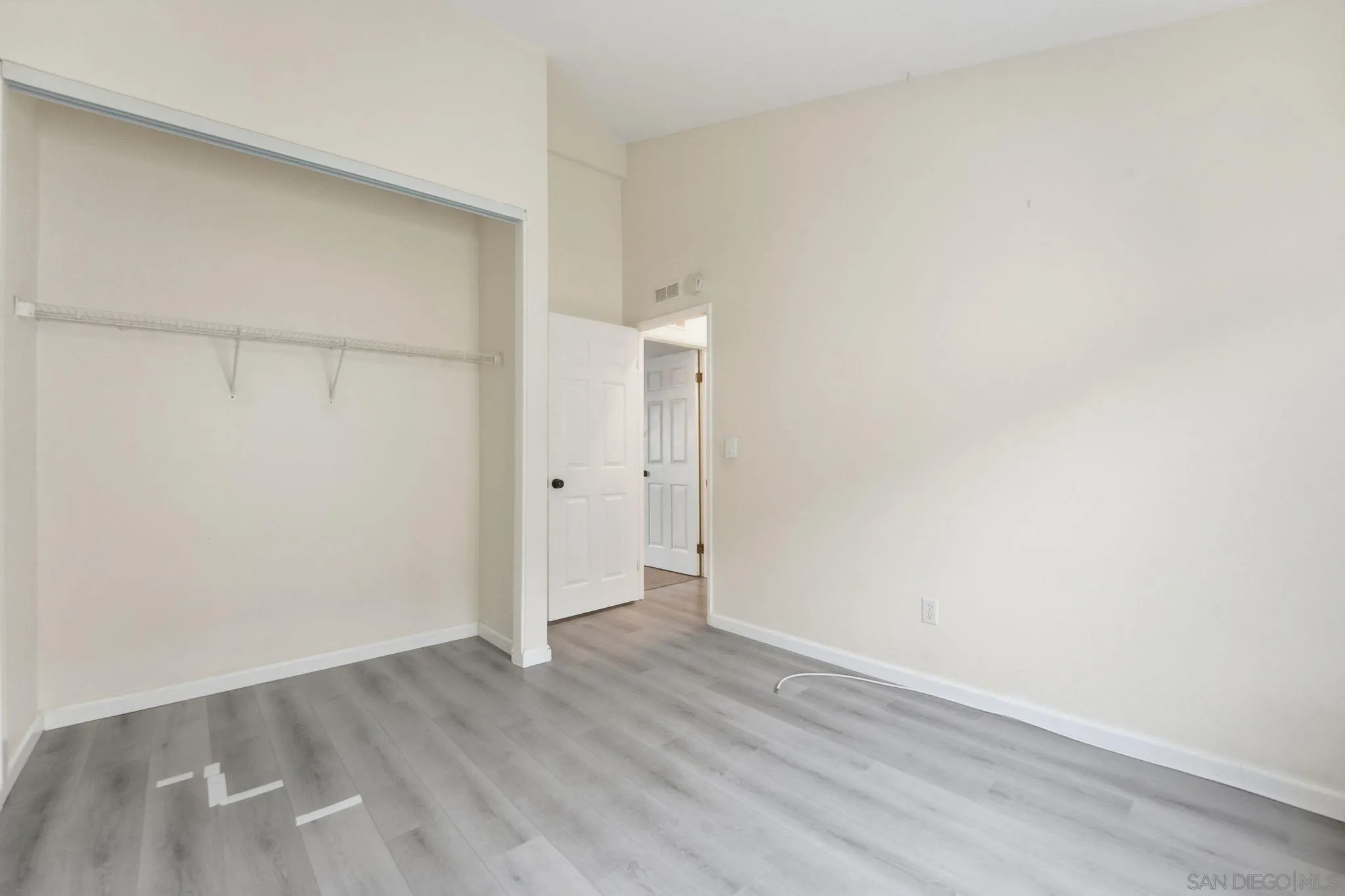 https://cdn.realtyfeed.com/cdn/127/260001692/6bb9ed5c6095e16a24e19e32ced3894d.webp