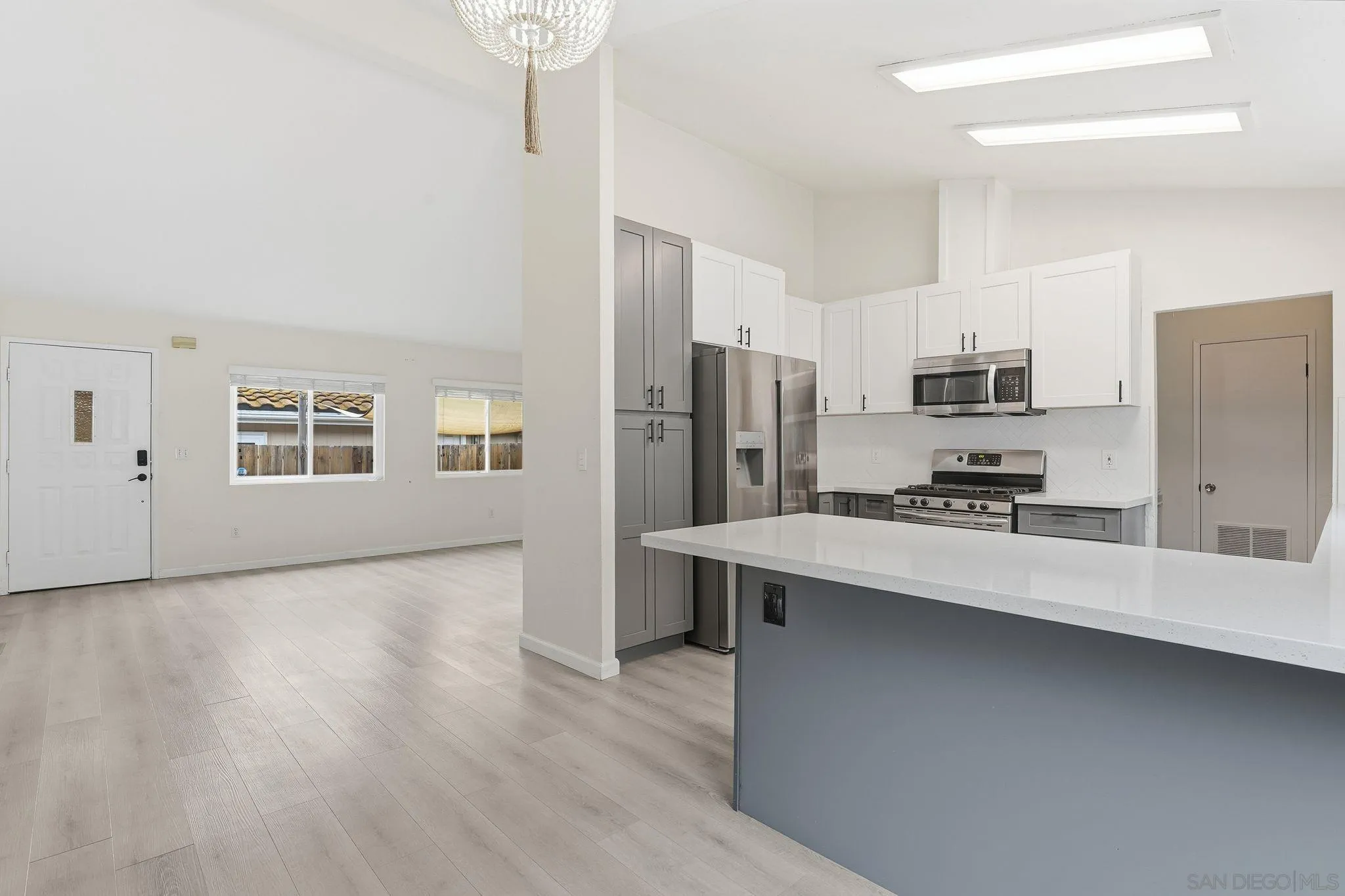 https://cdn.realtyfeed.com/cdn/127/260001692/c883901636bfce7f7bb829569159190f.webp