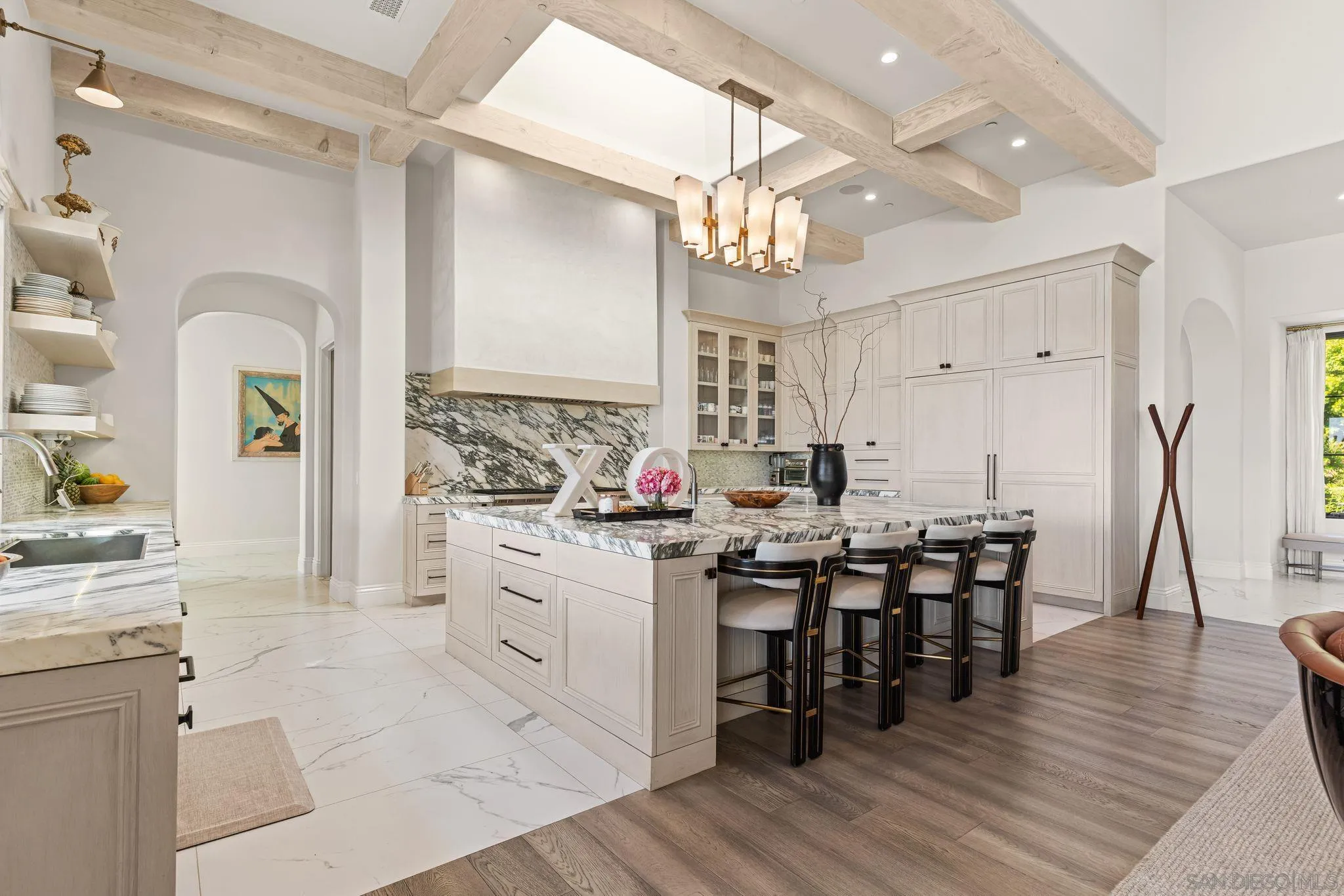 https://cdn.realtyfeed.com/cdn/127/260001694/1417f3b61af4549487624378d9b76681.webp