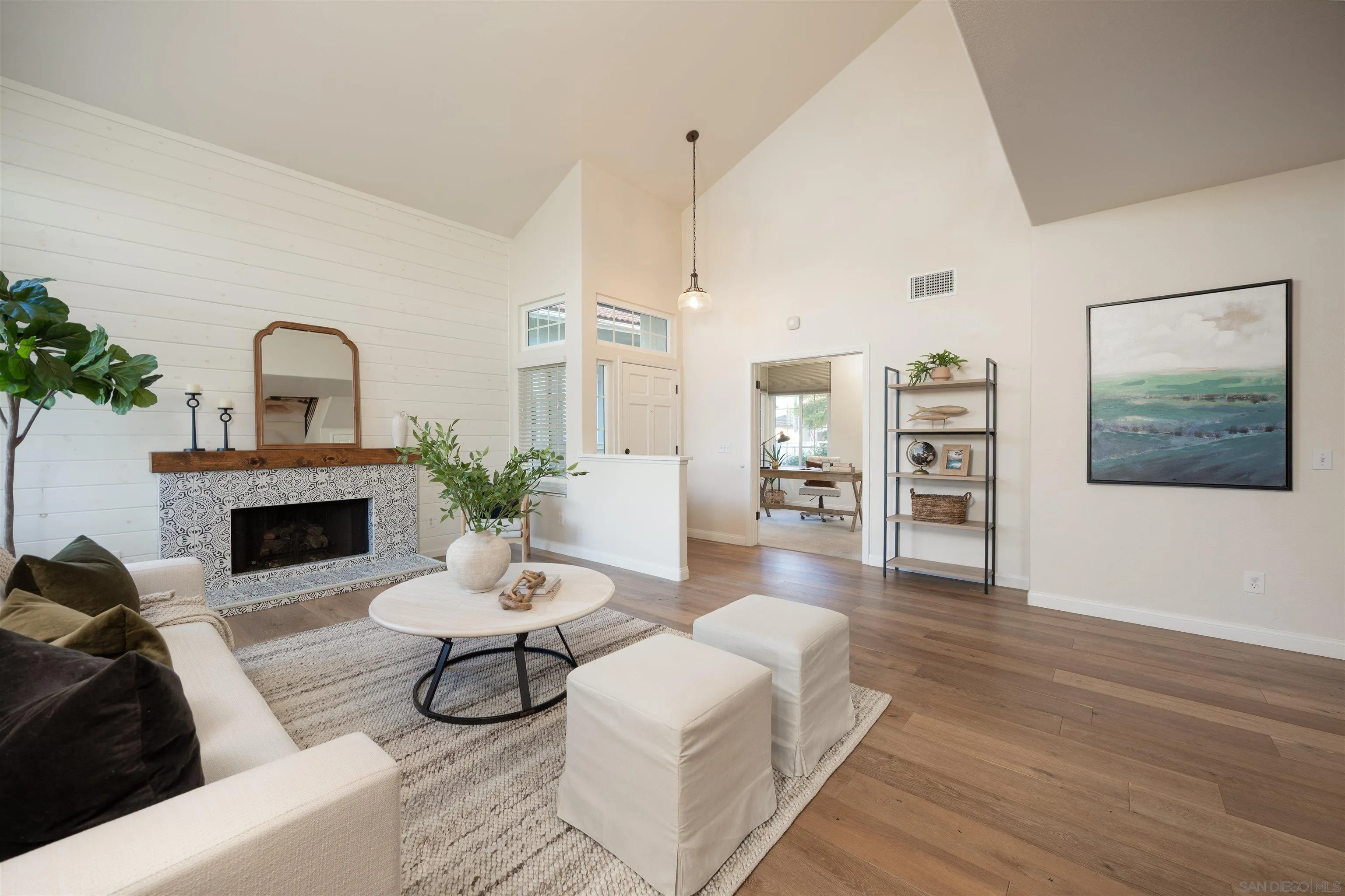 https://cdn.realtyfeed.com/cdn/127/260001695/04672ed1825d8daaea2de5389f722e83.webp