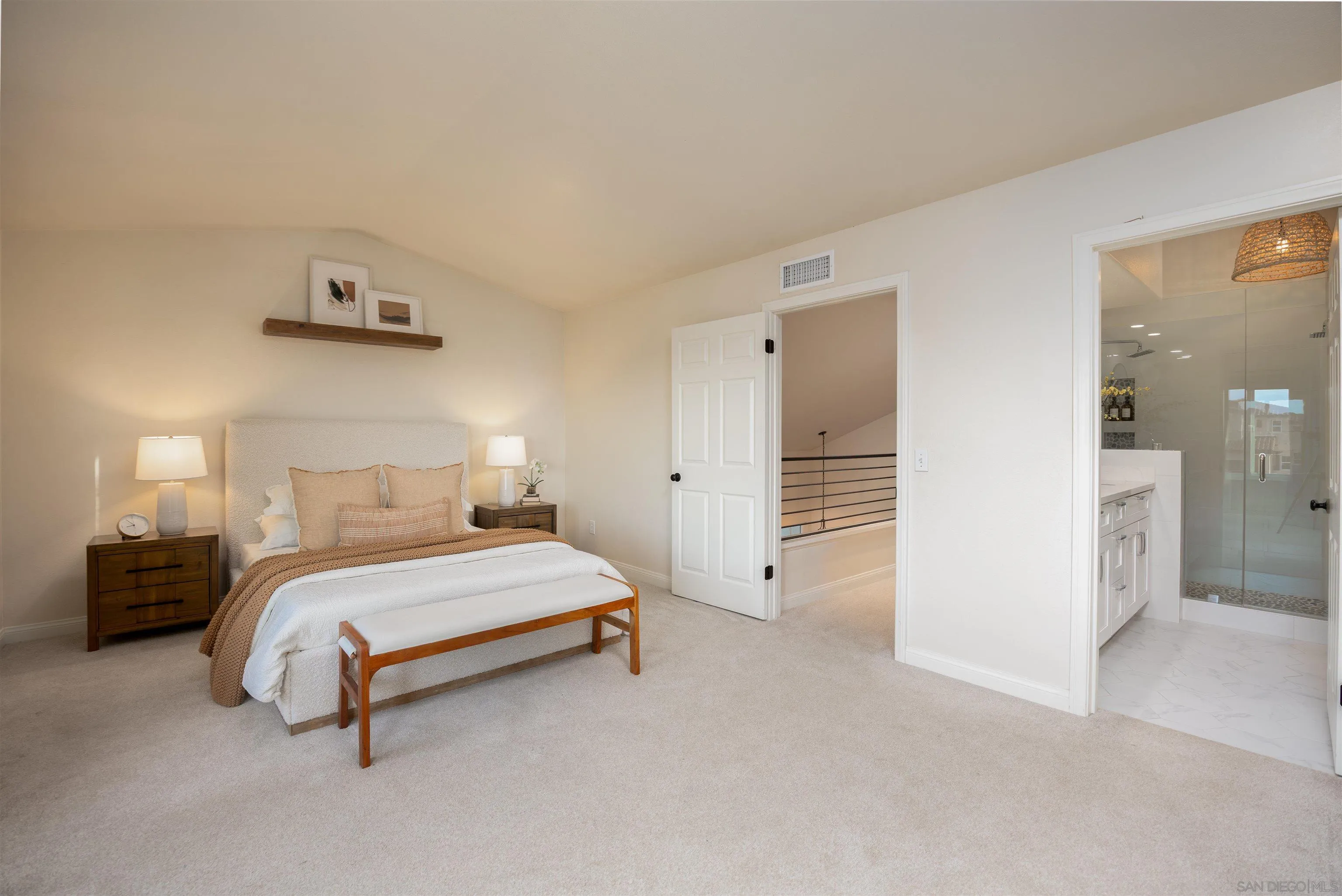 https://cdn.realtyfeed.com/cdn/127/260001695/04b6bb4e3107e871de12921814e6100a.webp