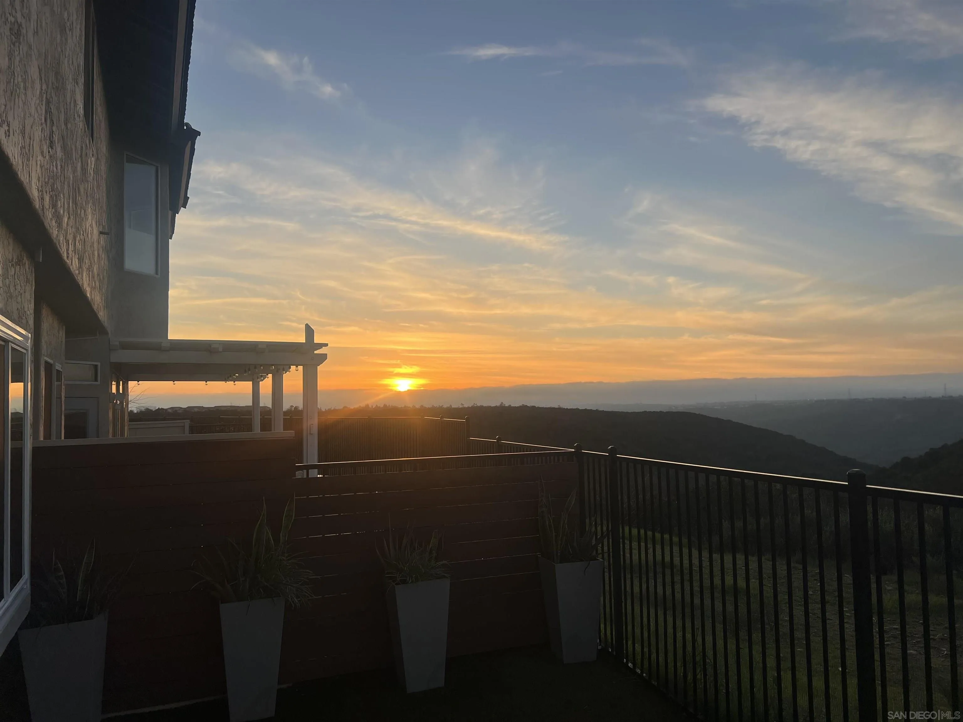 https://cdn.realtyfeed.com/cdn/127/260001695/088b1c9eb4eb21f8c6472bf6952c7a57.webp