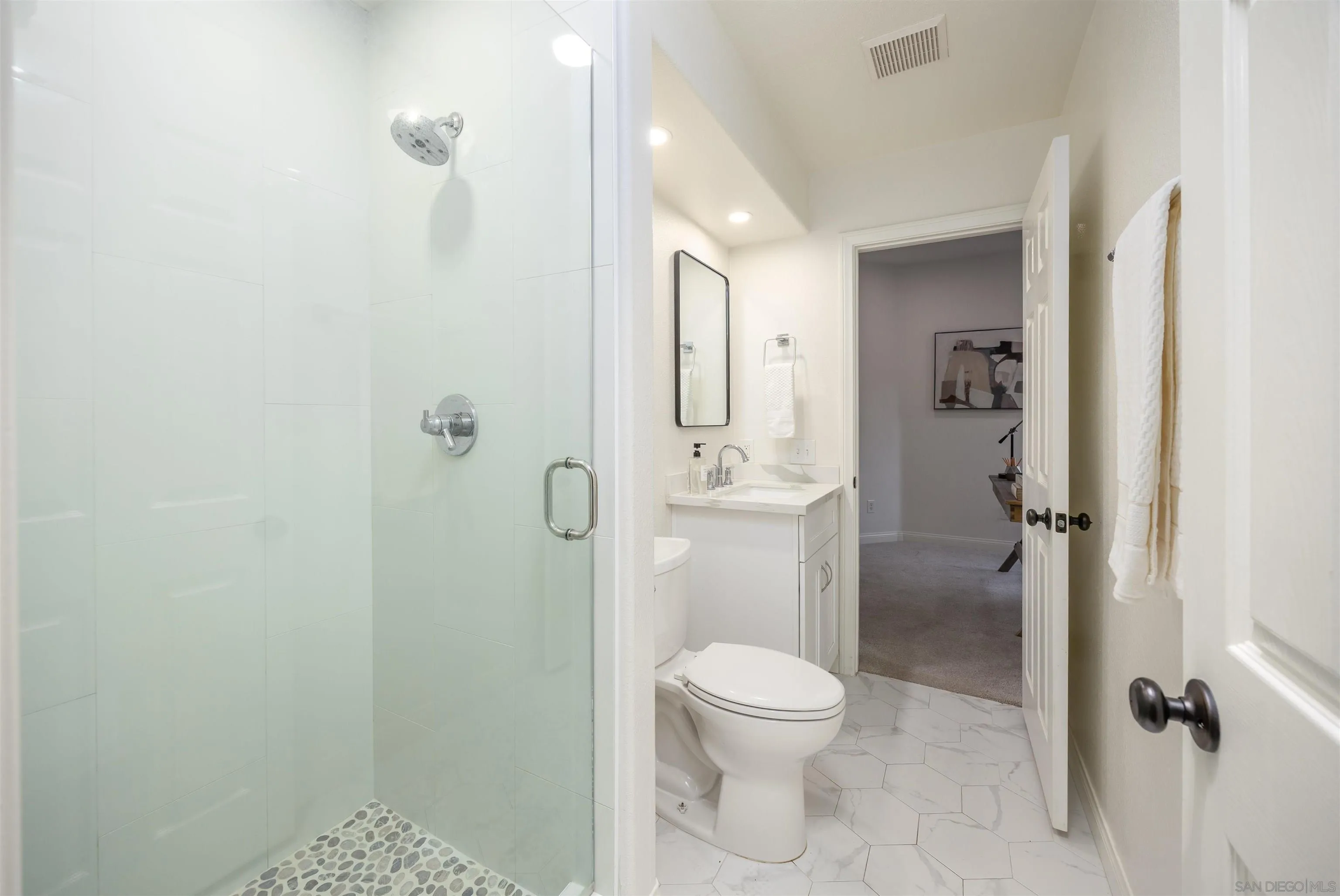 https://cdn.realtyfeed.com/cdn/127/260001695/95e0c554784db880feb99af742eeef84.webp