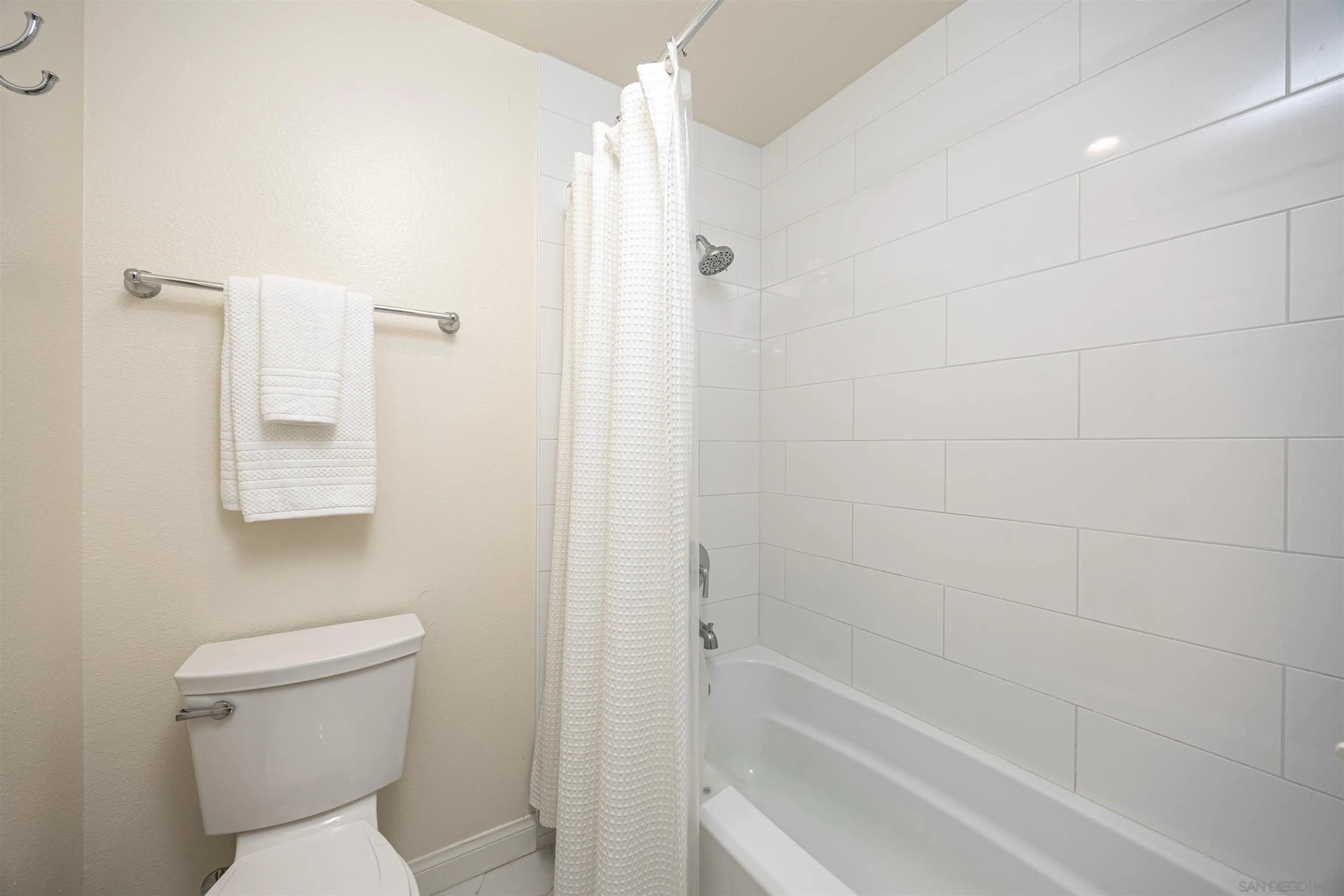 https://cdn.realtyfeed.com/cdn/127/260001695/9d7edd401a159668e6e6c98d36168f02.webp