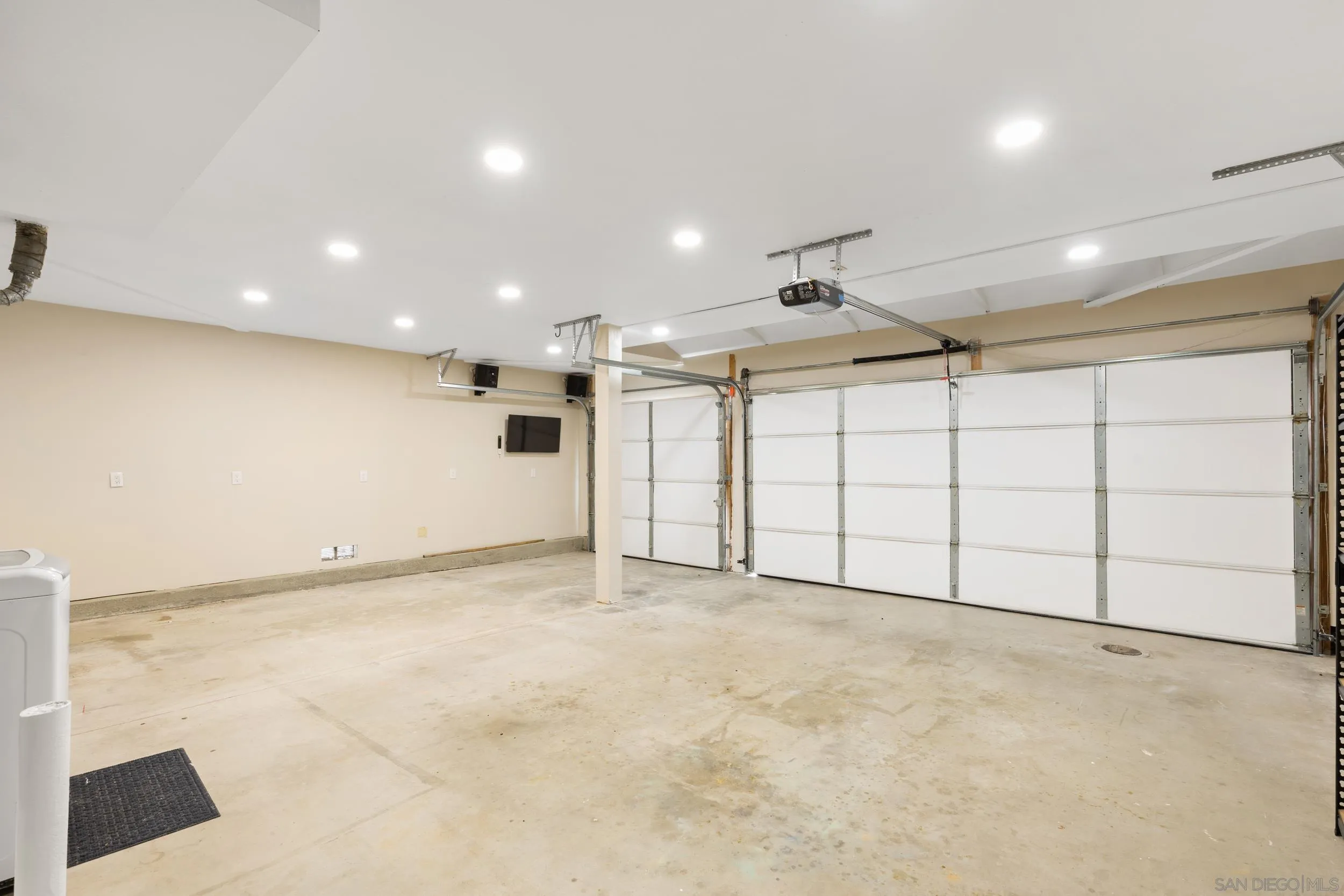 https://cdn.realtyfeed.com/cdn/127/260001696/1675e73da97bd8bab1c24806f4c58283.webp
