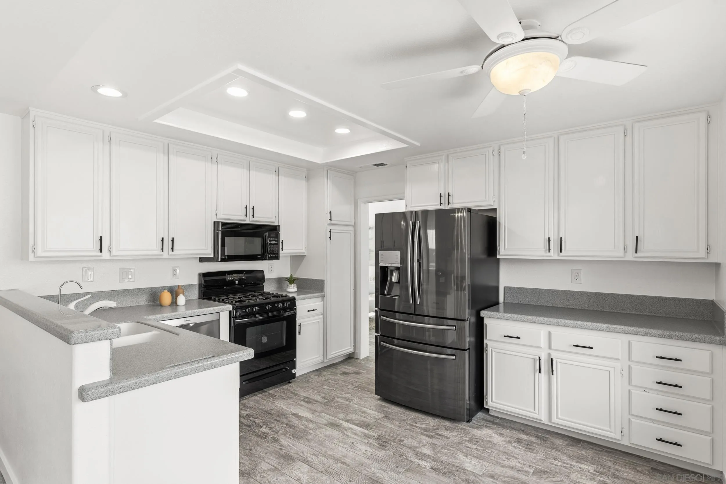 https://cdn.realtyfeed.com/cdn/127/260001696/29265c3037796cf5d125f623e880244d.webp