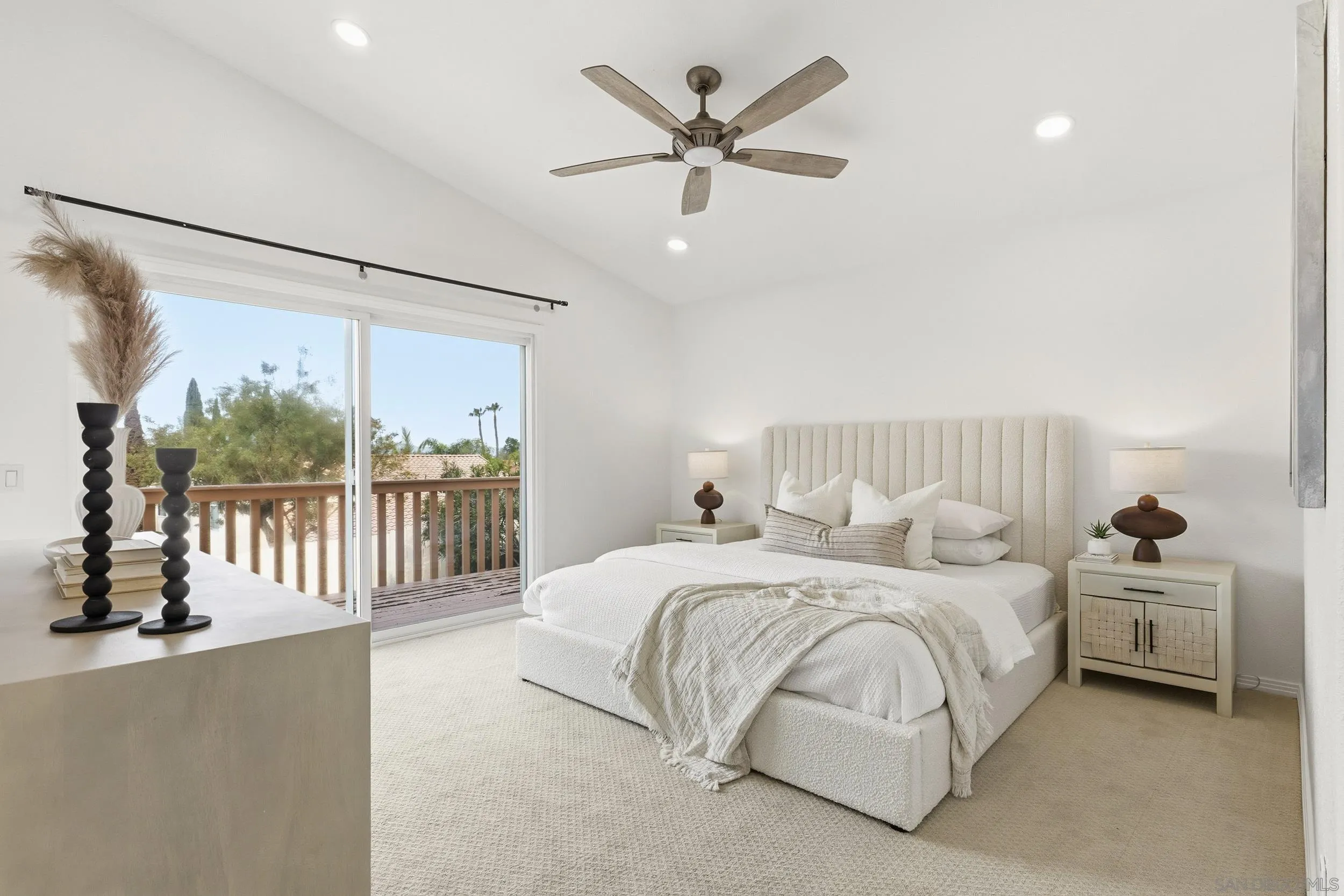 https://cdn.realtyfeed.com/cdn/127/260001696/4cb796852a8475559e492d327460762b.webp
