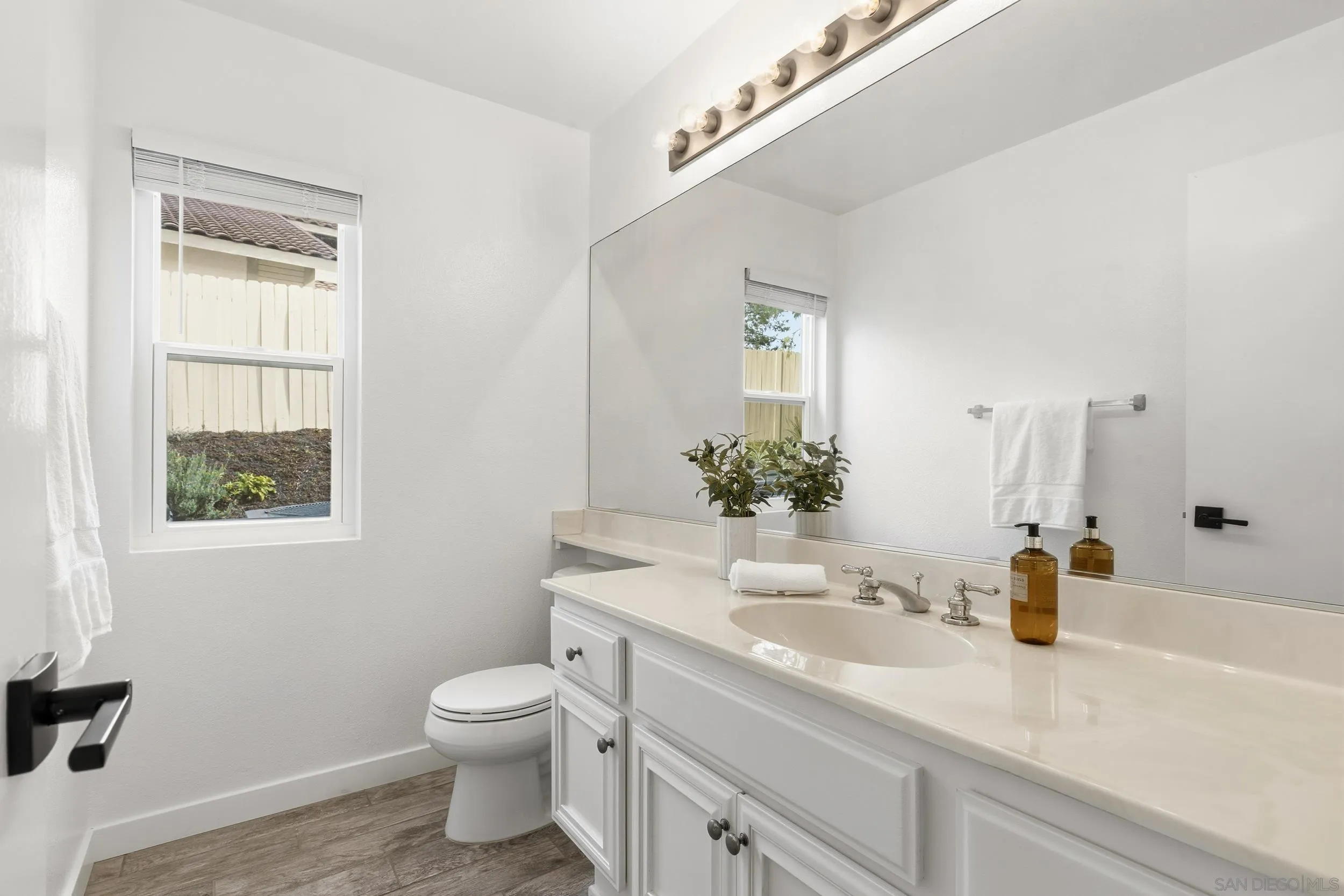 https://cdn.realtyfeed.com/cdn/127/260001696/7e62dc177ef15981a4893859d05f44e5.webp