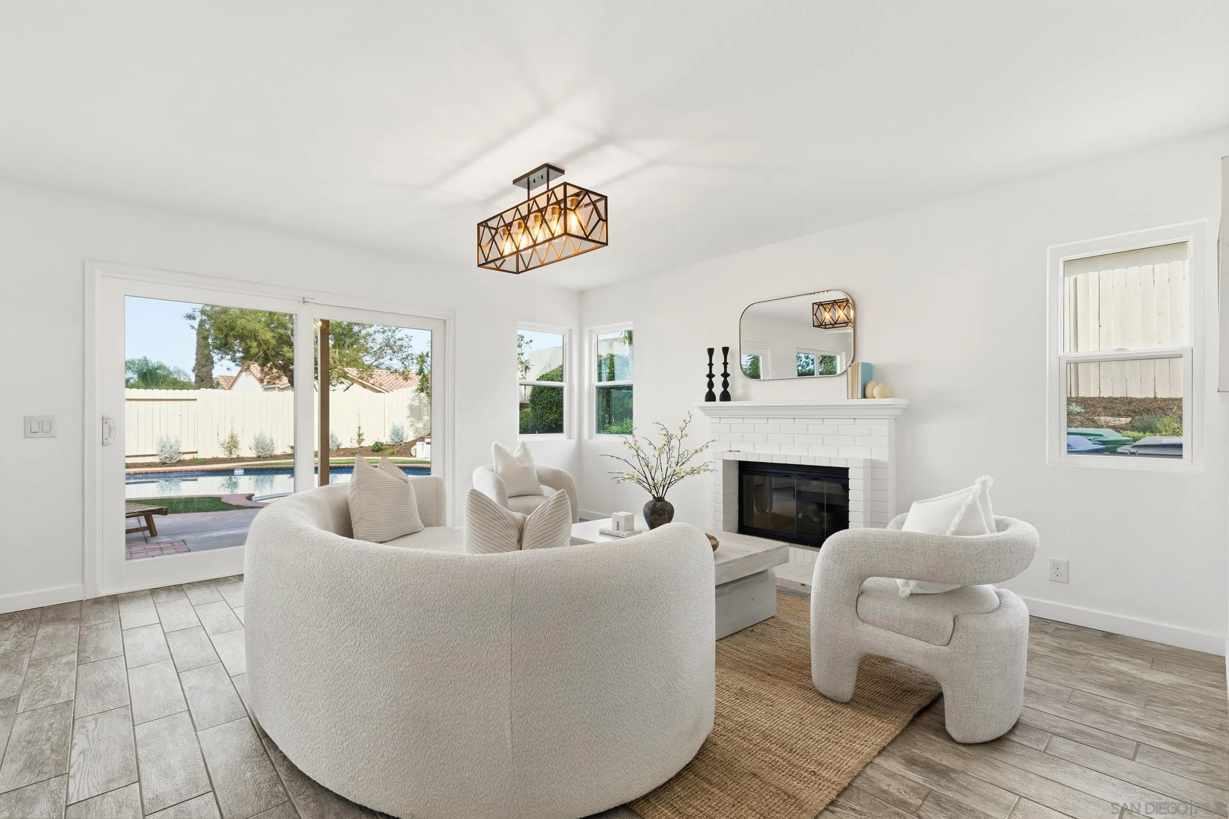 https://cdn.realtyfeed.com/cdn/127/260001696/b188e1f4df16454d163eecb442f5297e.webp