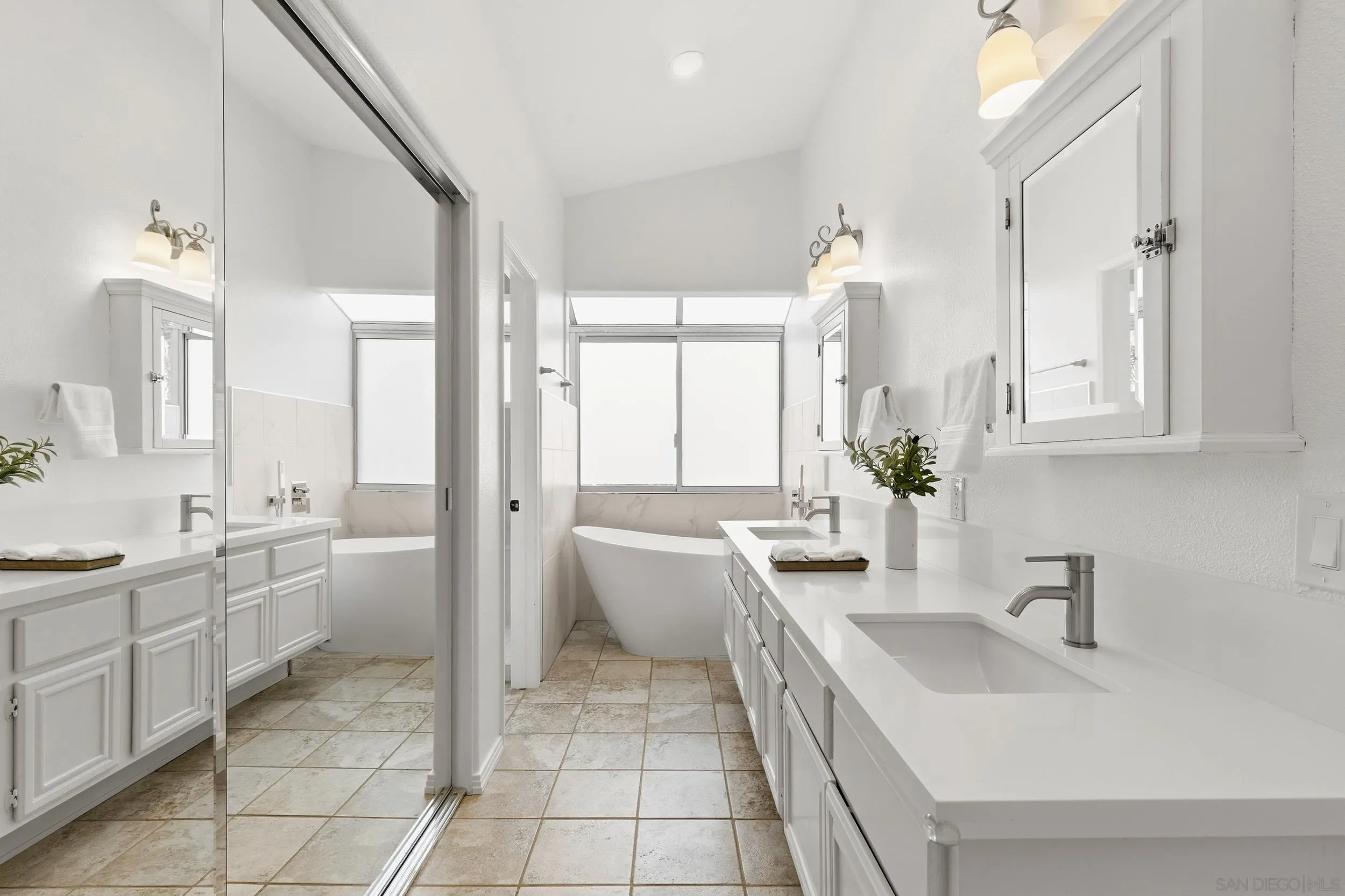 https://cdn.realtyfeed.com/cdn/127/260001696/c209178c20ad69988ec1ec5e483d067e.webp