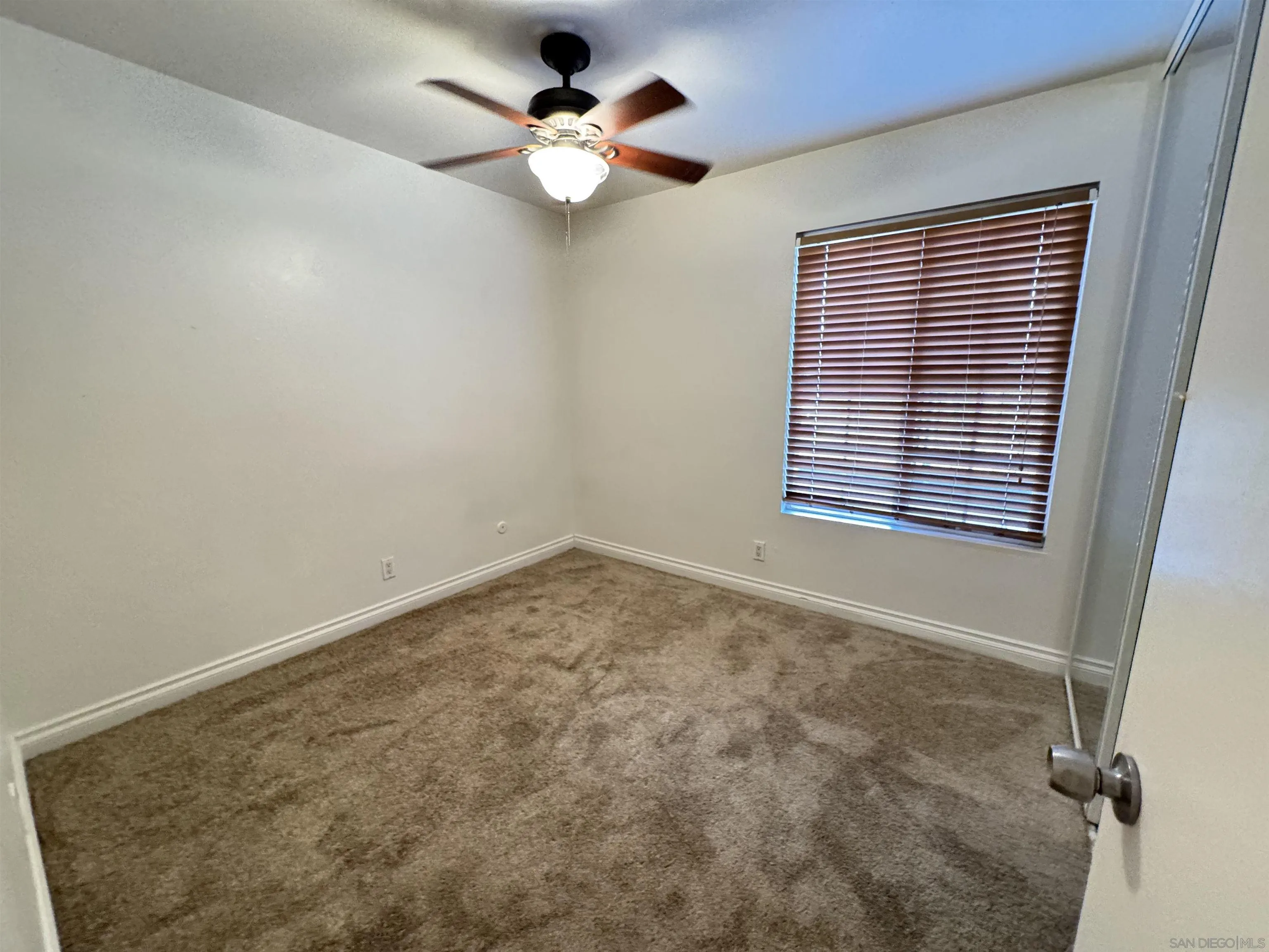 https://cdn.realtyfeed.com/cdn/127/260001698/73899f863b96244e12644ed6b44984c3.webp