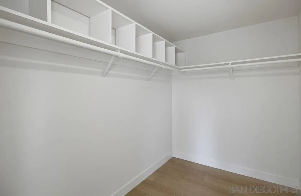 https://cdn.realtyfeed.com/cdn/127/2600017/493e8495723d5053aa01bac3b04023e9.webp