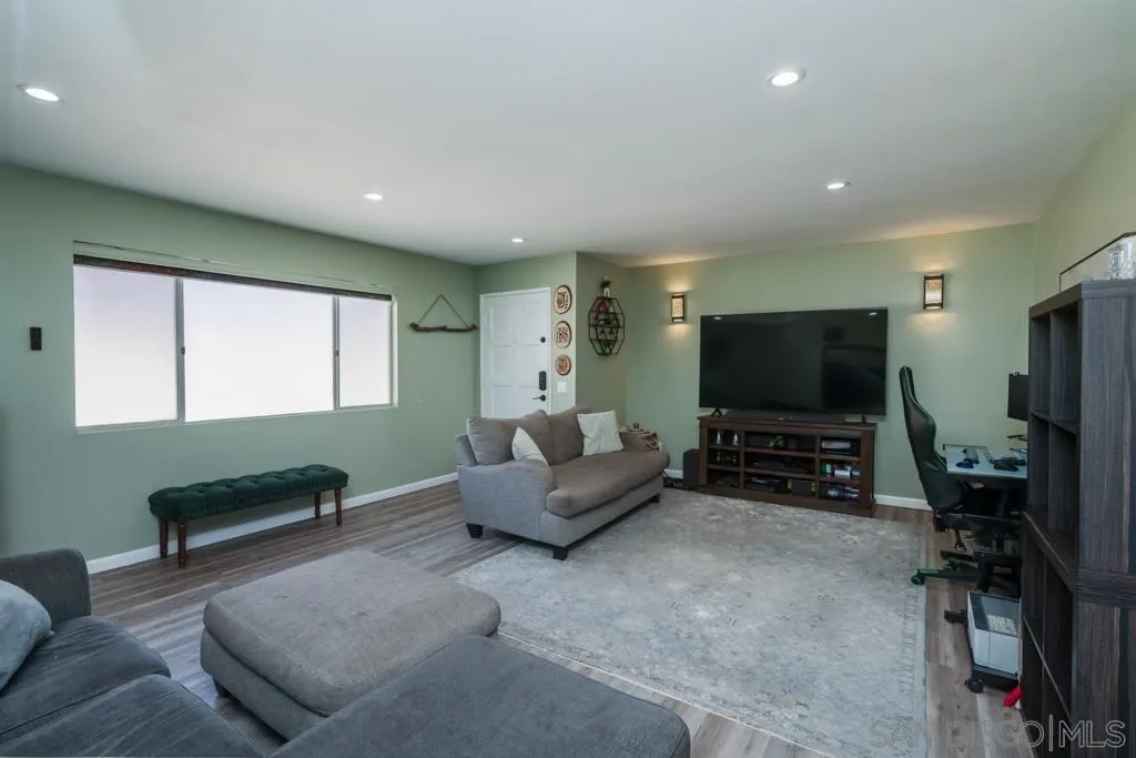 https://cdn.realtyfeed.com/cdn/127/260001700/4adf09285b2f730ab448a887292e4d5c.webp