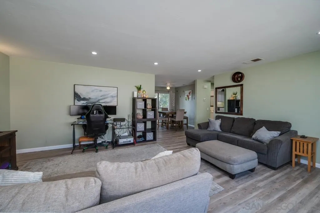 https://cdn.realtyfeed.com/cdn/127/260001700/e591742a36f43f2d4042ab67a673eddc.webp