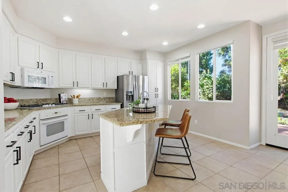 https://cdn.realtyfeed.com/cdn/127/260001702/3a613d5a6b81276924f4b26f61709f4c.webp