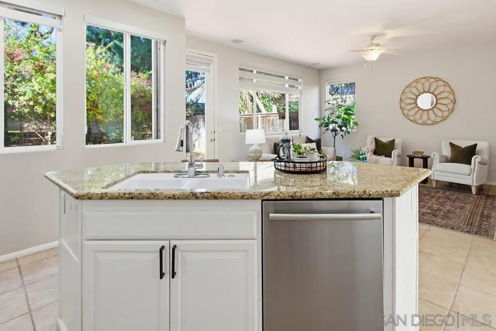 https://cdn.realtyfeed.com/cdn/127/260001702/bf6403c4c26df91859e47c3966b96cf6.webp