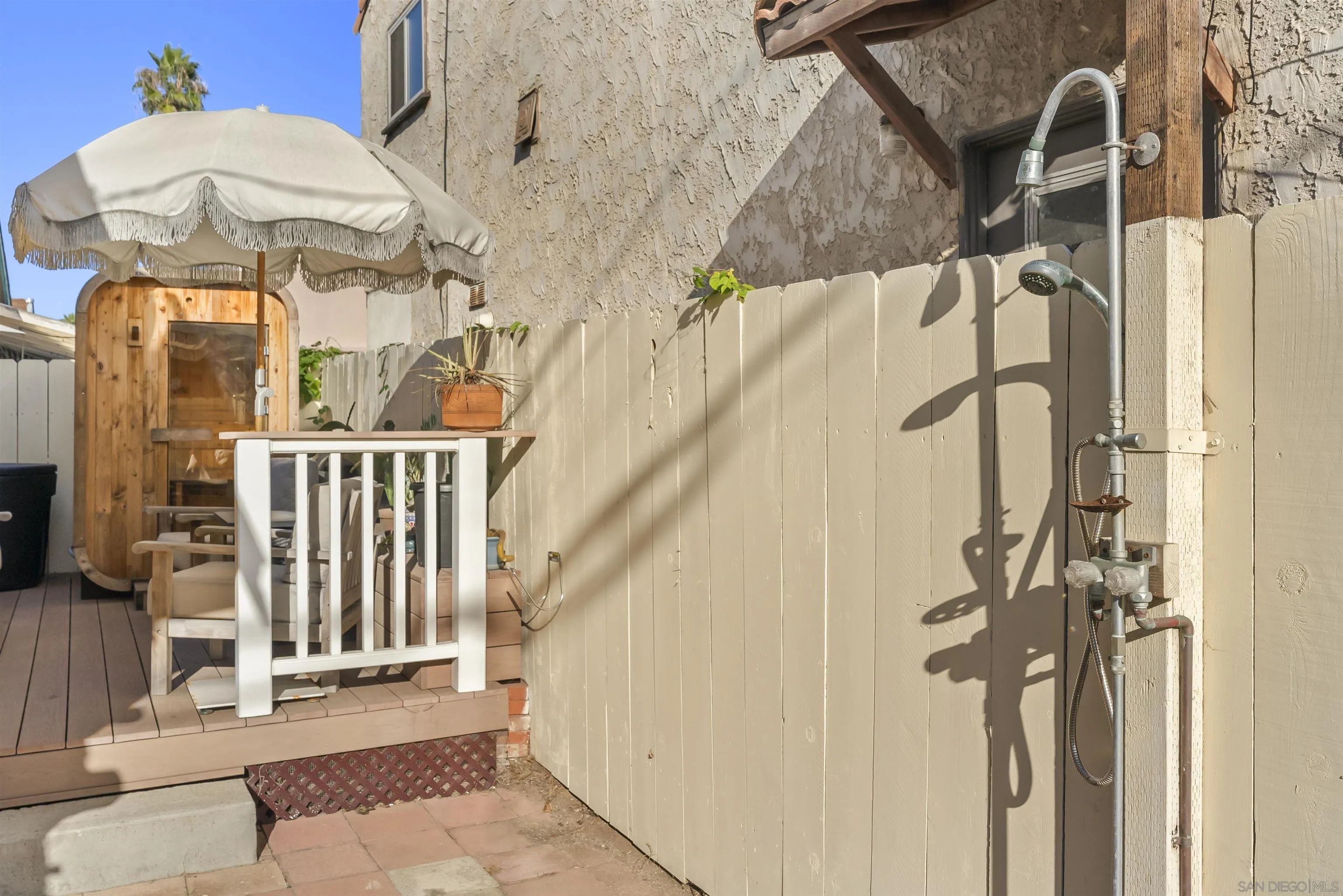 https://cdn.realtyfeed.com/cdn/127/260001703/209136c544bb43bfe4b688677b9f142f.webp