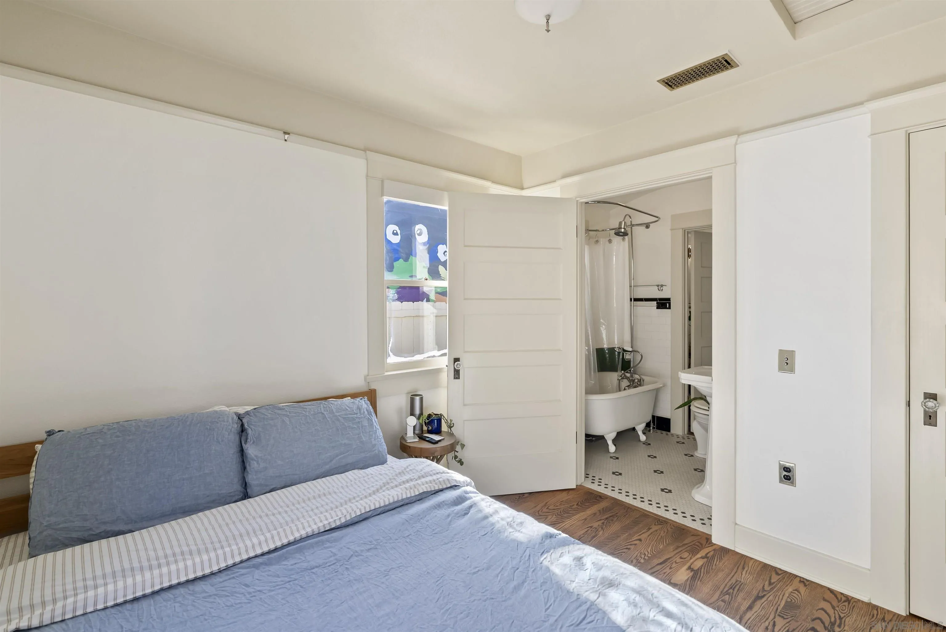 https://cdn.realtyfeed.com/cdn/127/260001703/8650c24421e34ec90711c4aba3daa08a.webp