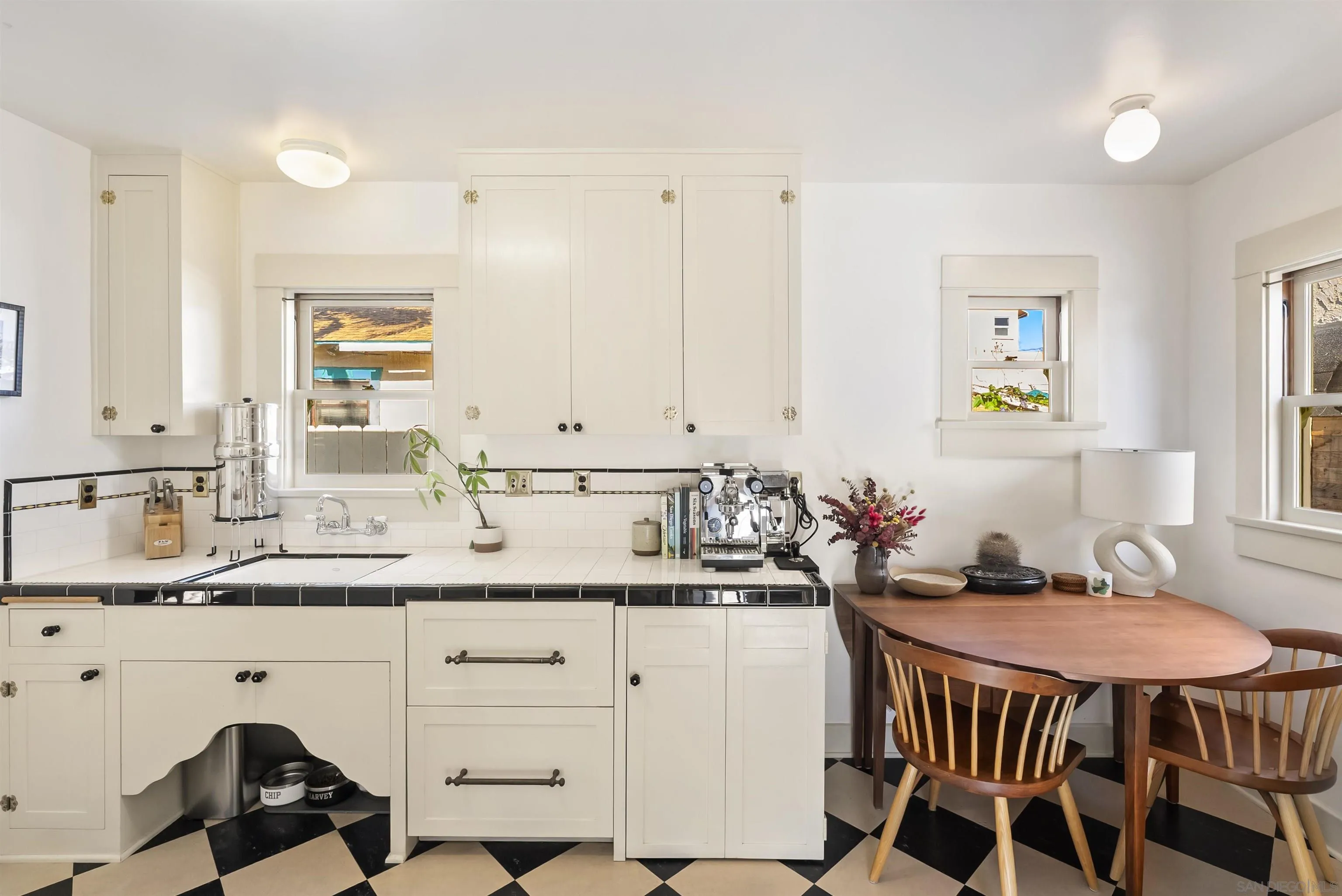 https://cdn.realtyfeed.com/cdn/127/260001703/b8897526edaf958927dafe4823869816.webp