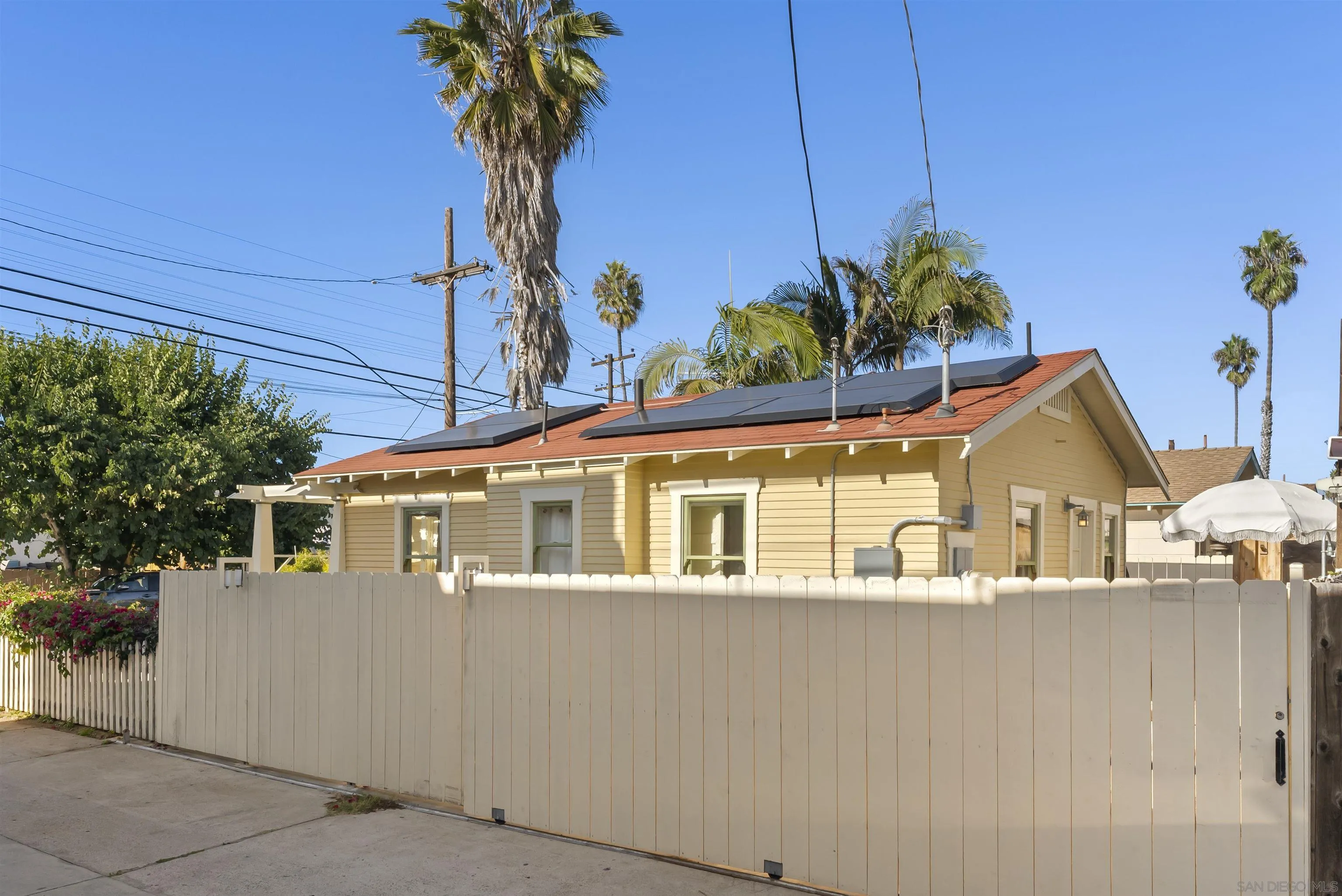 https://cdn.realtyfeed.com/cdn/127/260001703/f63b11f92b8fb001be61c801e6a67d78.webp