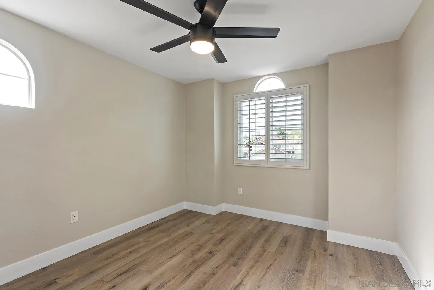 https://cdn.realtyfeed.com/cdn/127/260001704/05aa6b9c007a745f738e2d7a1c915348.webp