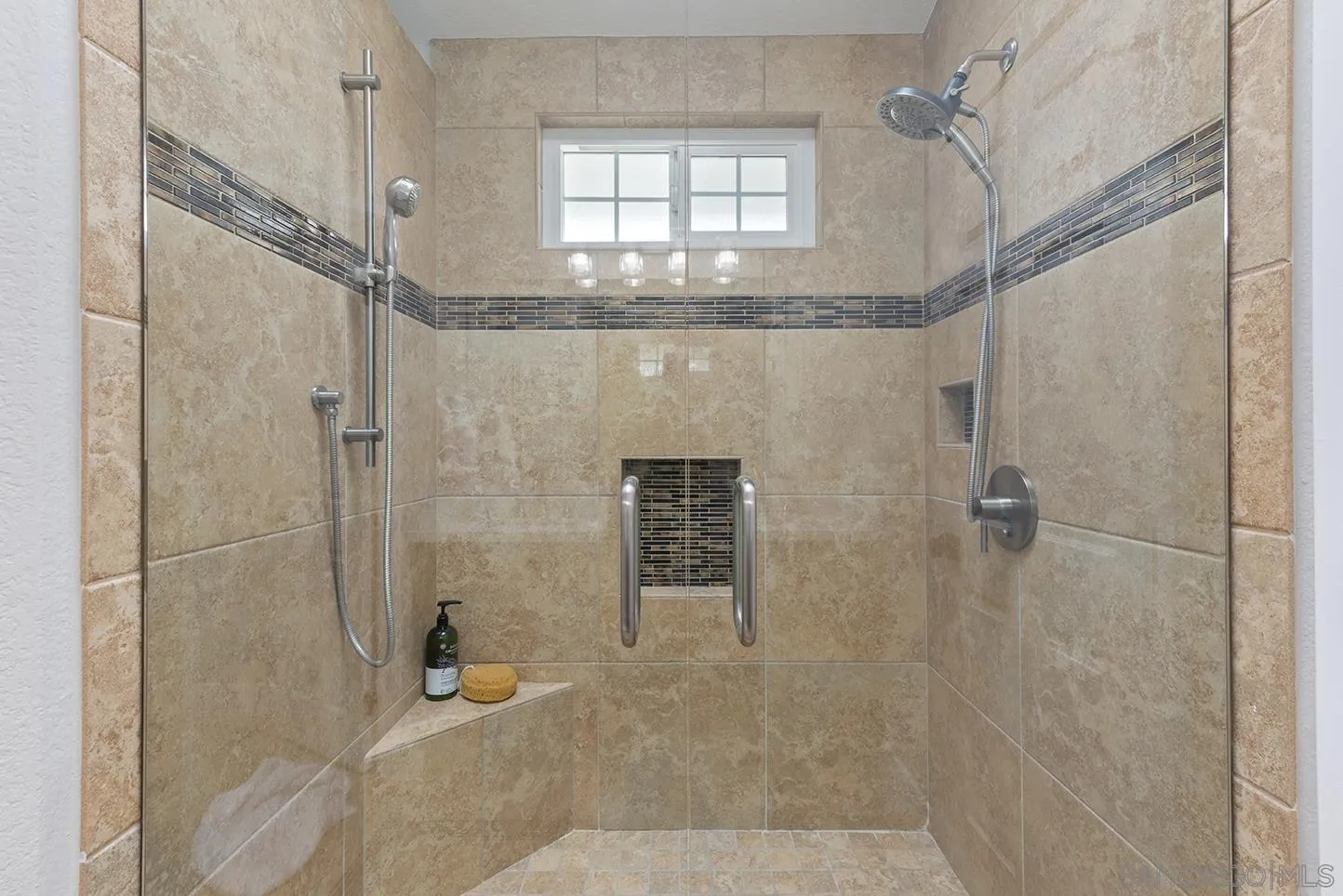 https://cdn.realtyfeed.com/cdn/127/260001704/59a160604afe0342d203737510ddd791.webp