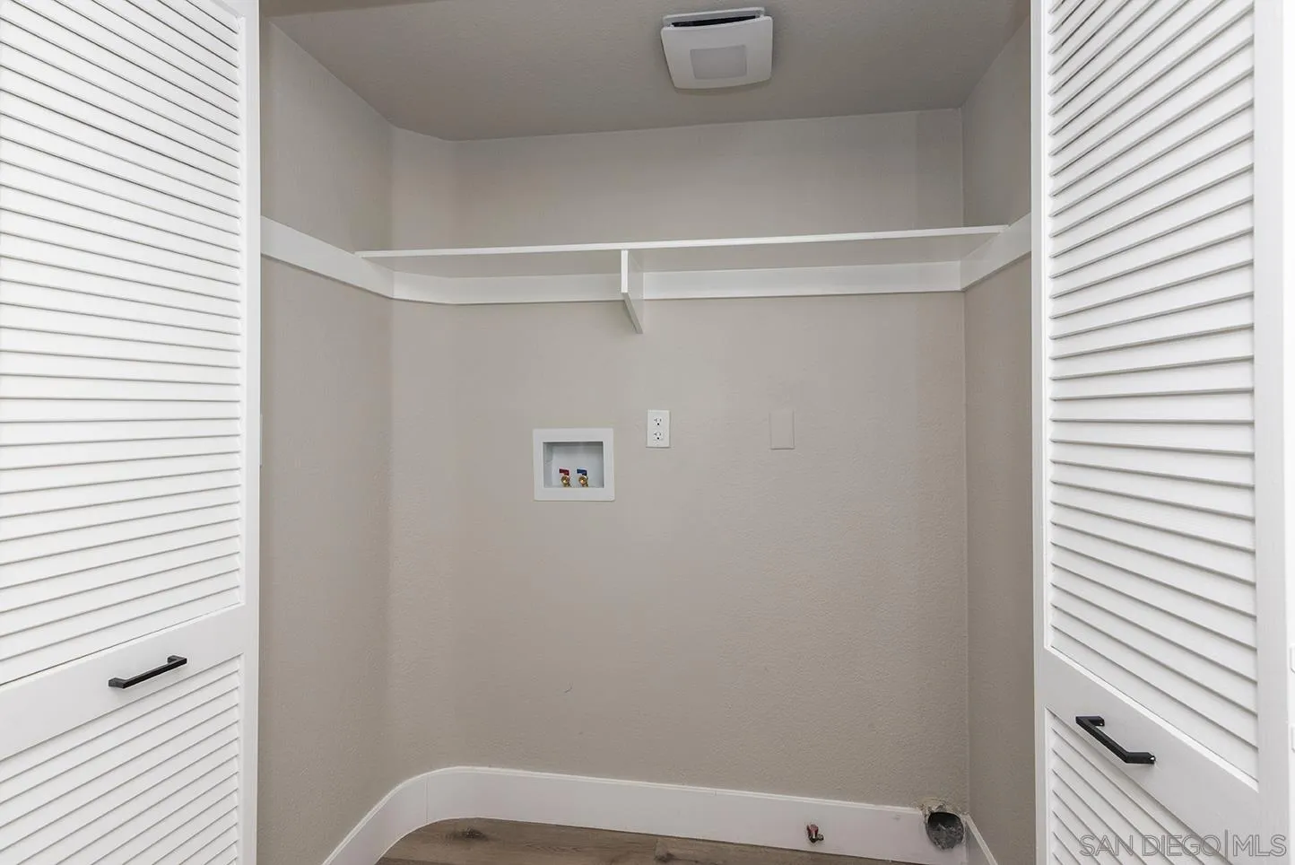 https://cdn.realtyfeed.com/cdn/127/260001704/9f40c6c0adca269c4aeb5199388f7063.webp