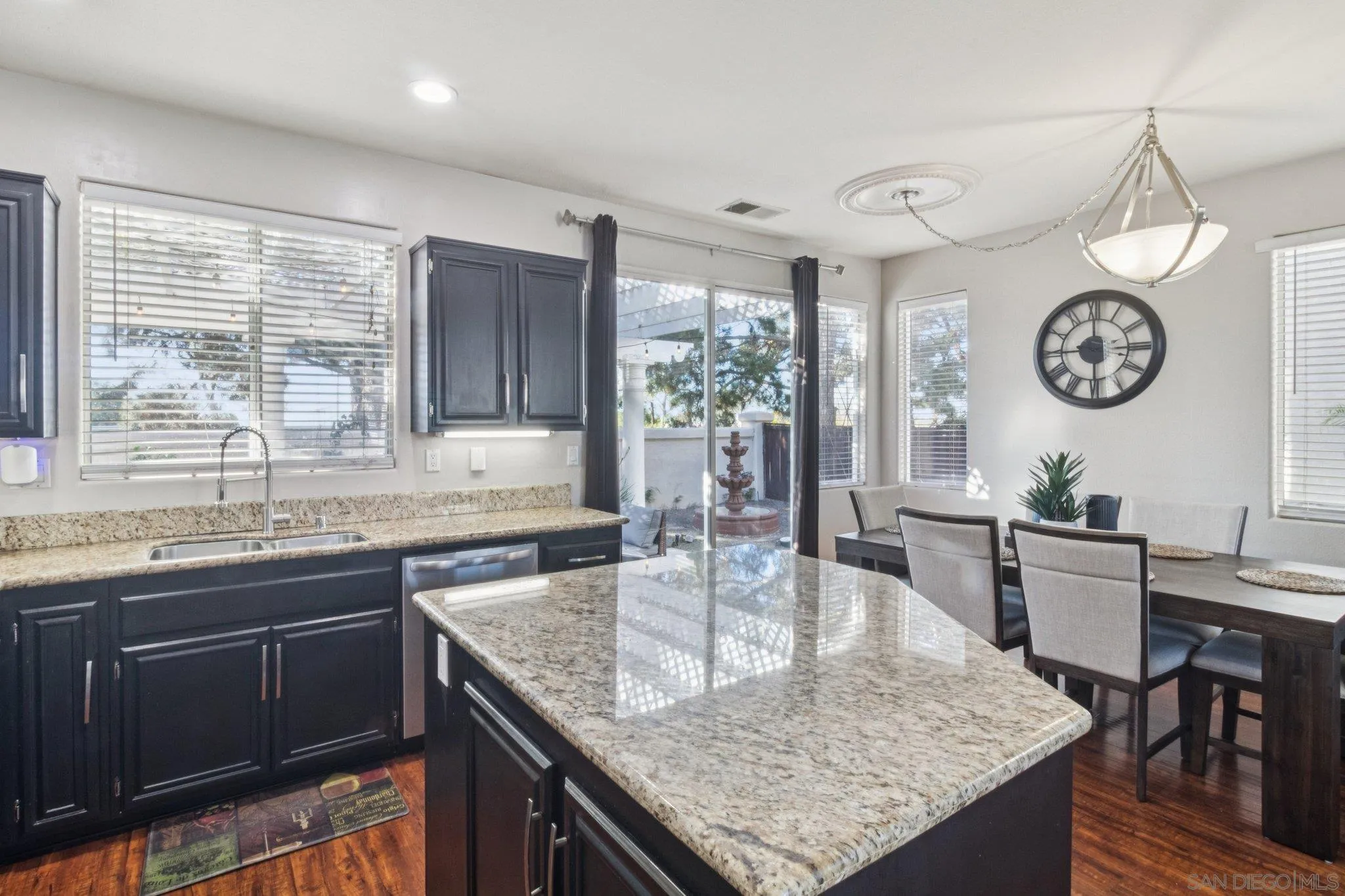 https://cdn.realtyfeed.com/cdn/127/260001705/23c9283977fede703f5f38d82f6150a0.webp