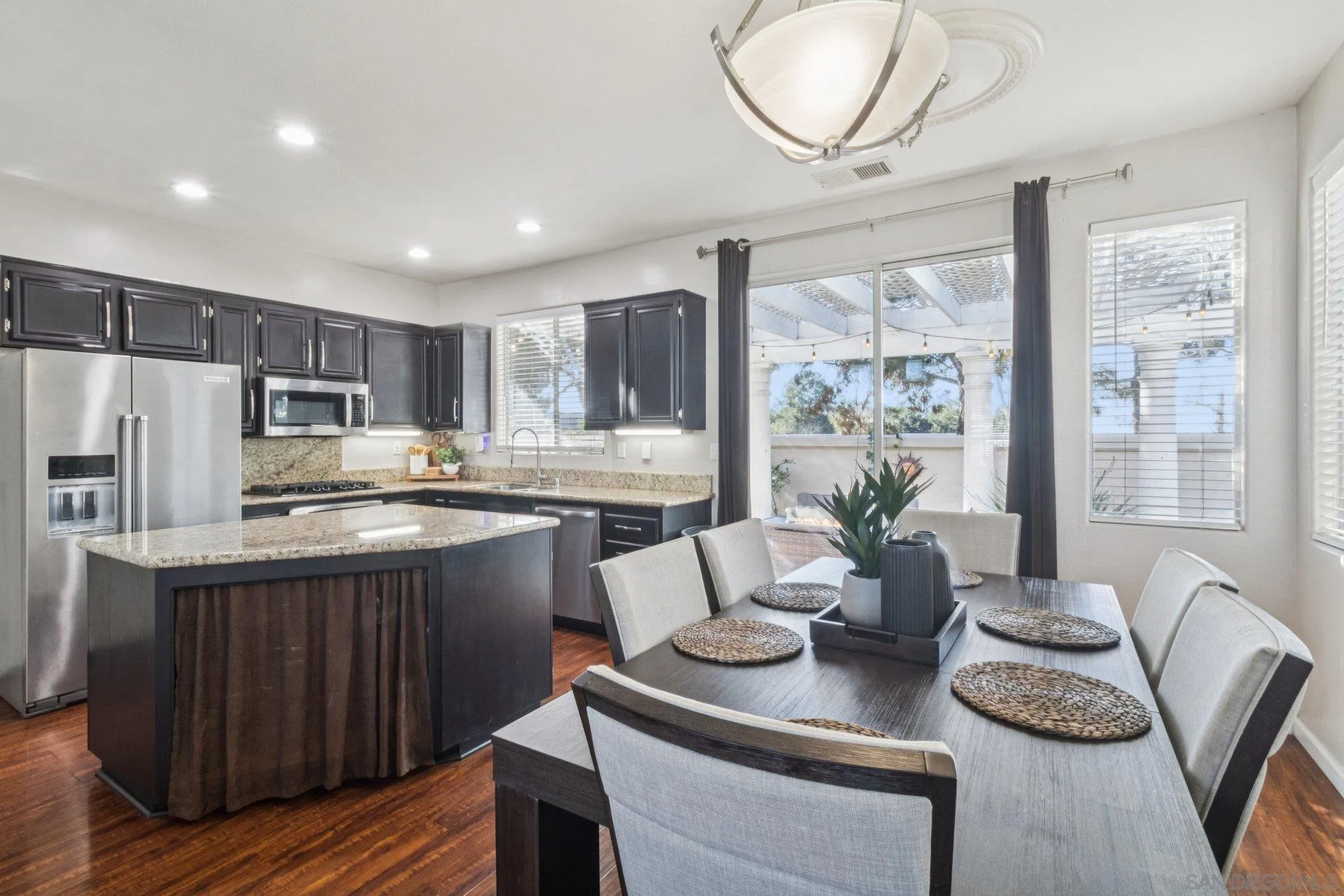 https://cdn.realtyfeed.com/cdn/127/260001705/5377ce02cb067a8b891a6029e5ba253b.webp