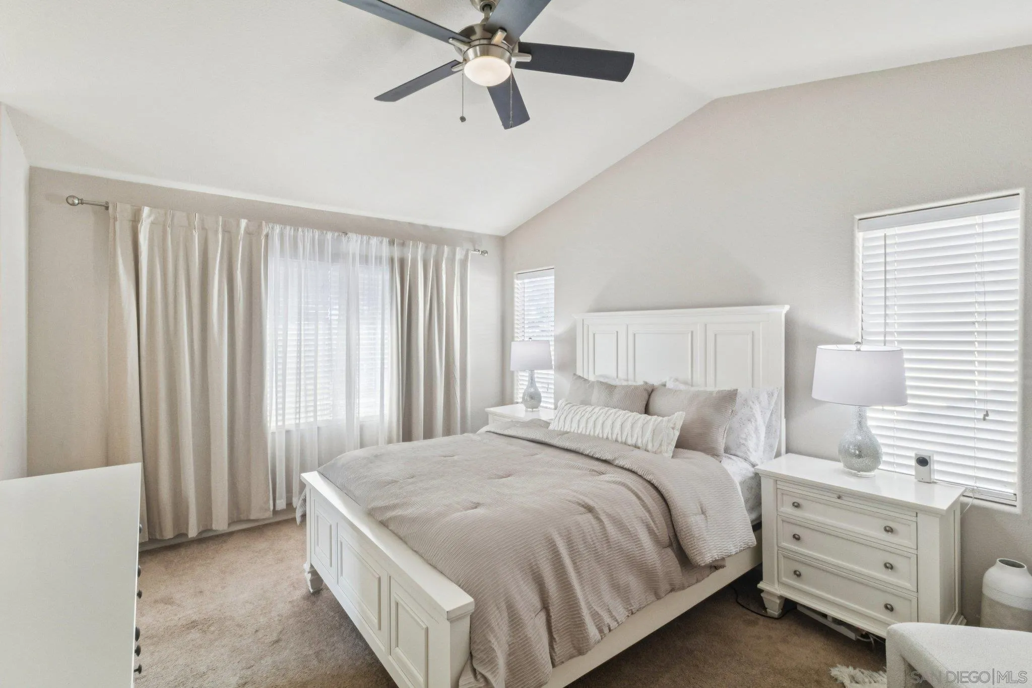 https://cdn.realtyfeed.com/cdn/127/260001705/6a4cf94488dcc62d6272cb29819465be.webp