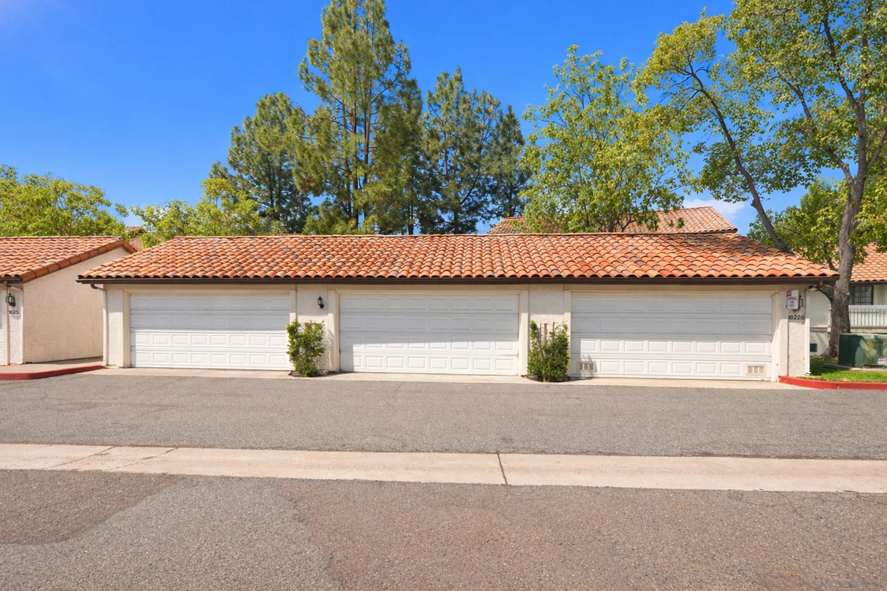 Photo #33: 260001712 Listing: Photo #33