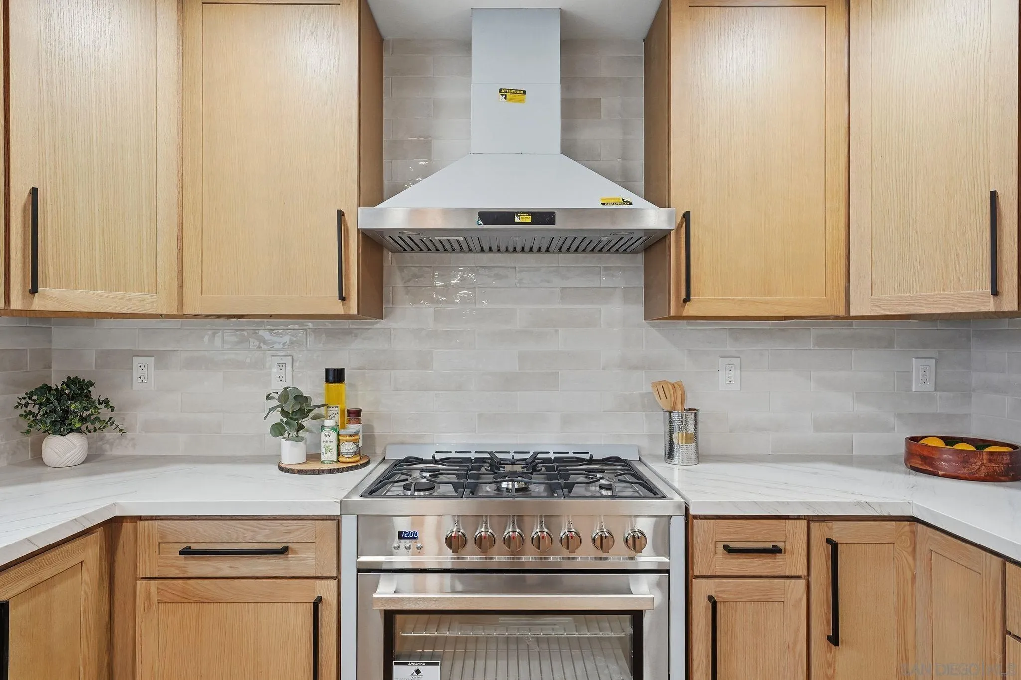 https://cdn.realtyfeed.com/cdn/127/260001715/03a123ad6d69103440e047b586bd7eaf.webp