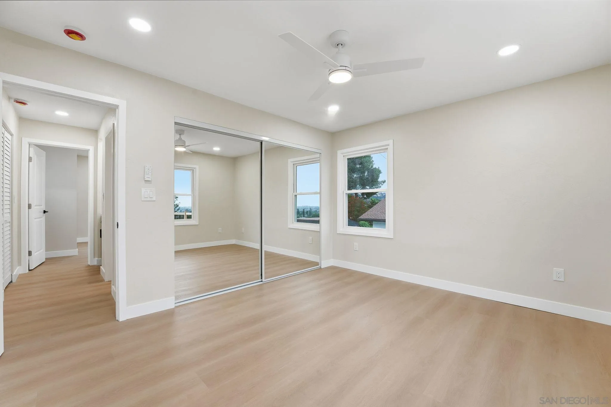 https://cdn.realtyfeed.com/cdn/127/260001715/4117d5a7e5315459e518c15c7303a067.webp