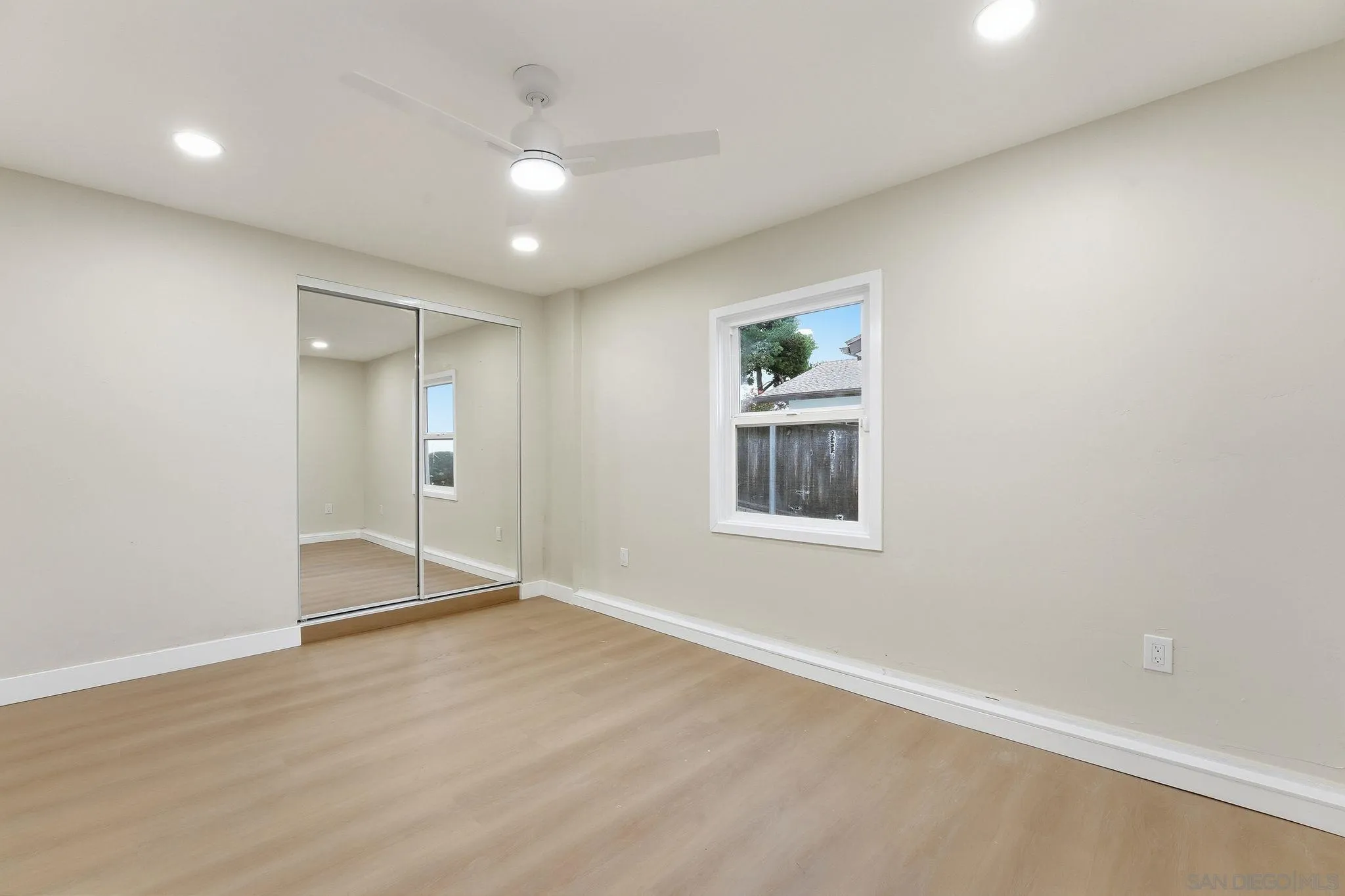 https://cdn.realtyfeed.com/cdn/127/260001715/5223d0c7f6e2f000a2f2c375ee1c9884.webp