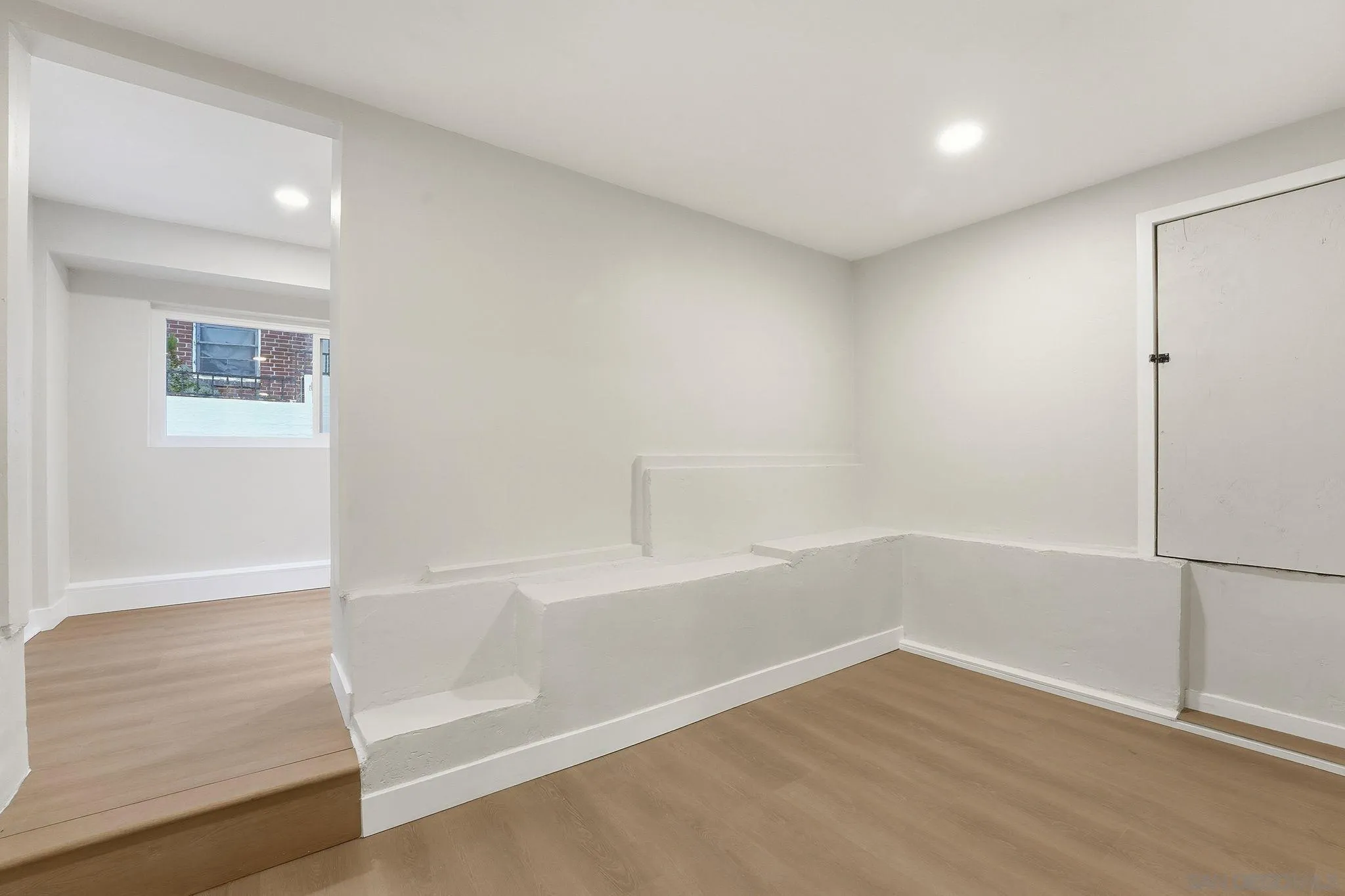 https://cdn.realtyfeed.com/cdn/127/260001715/916f0e9d9027fc3a56313afcea150347.webp