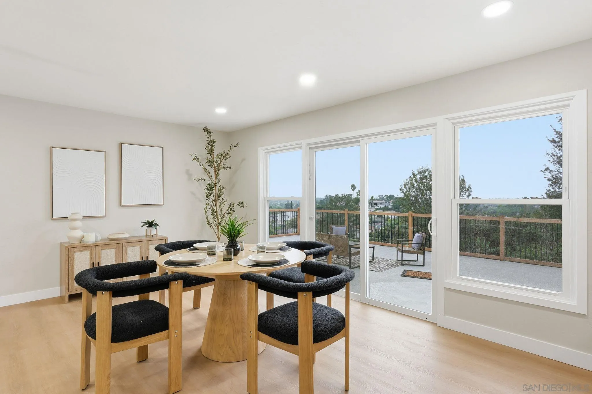 https://cdn.realtyfeed.com/cdn/127/260001715/958fda55cd6f1c873ba12727713b8409.webp